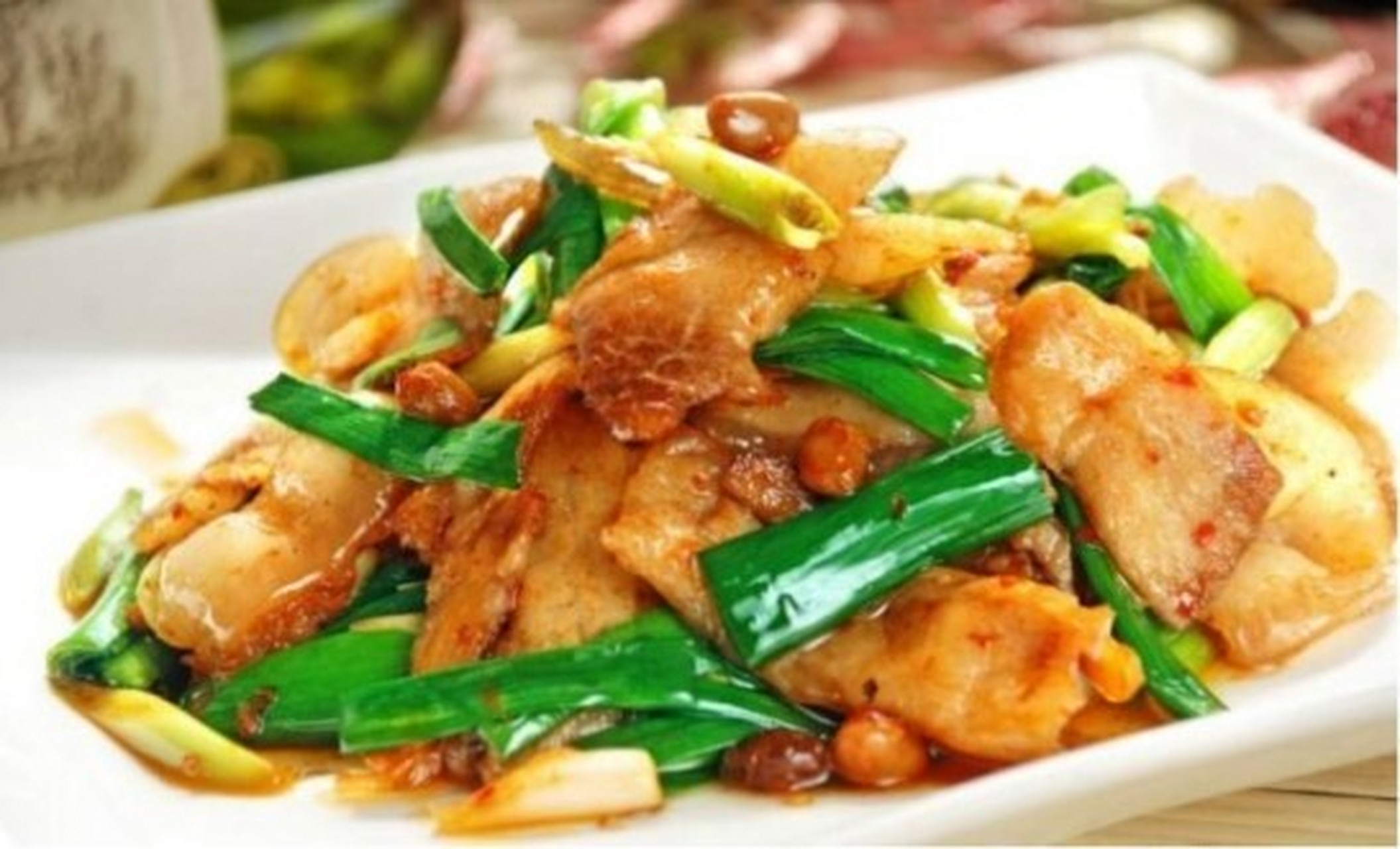 美食典故——回锅肉 美食典故——四川回锅肉 回锅肉,四川名菜,着名