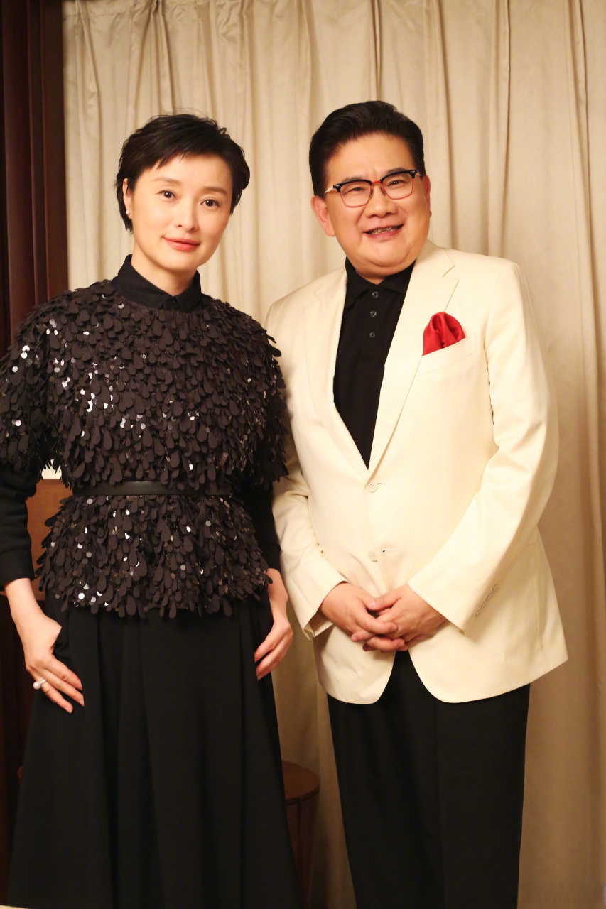 吴越的演艺之路充满戏剧性,出道即巅峰,主演《北京深秋的故事》与