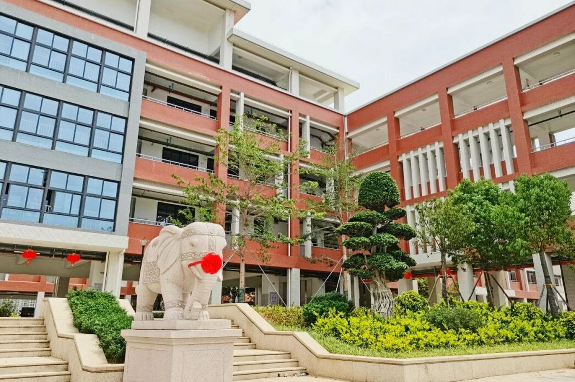 厦门市翔安中学进度情况 厦门市翔安中学是一所完全中学,前身为厦门市