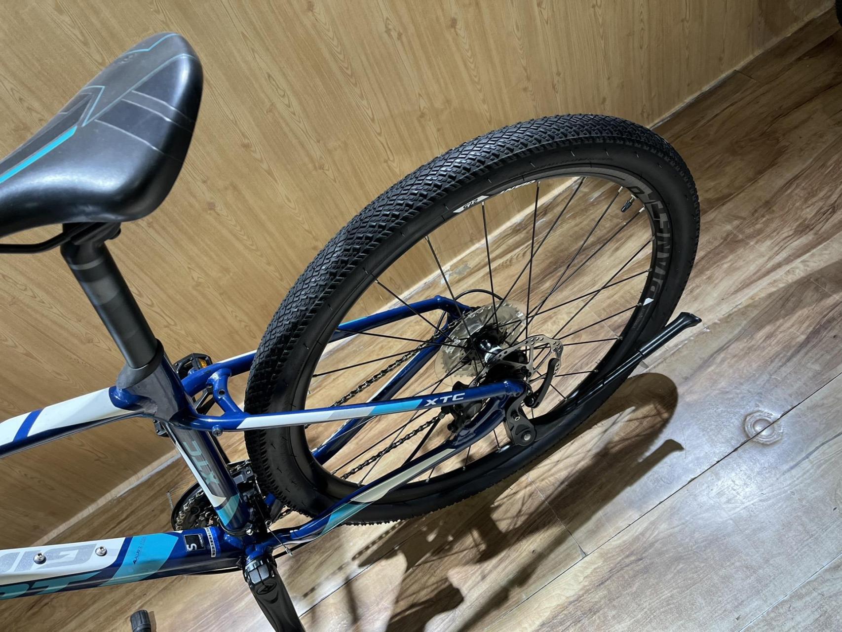 捷安特xtc800 s码 适合身高160cm -180cm骑 30速 线控可锁死前叉 油压