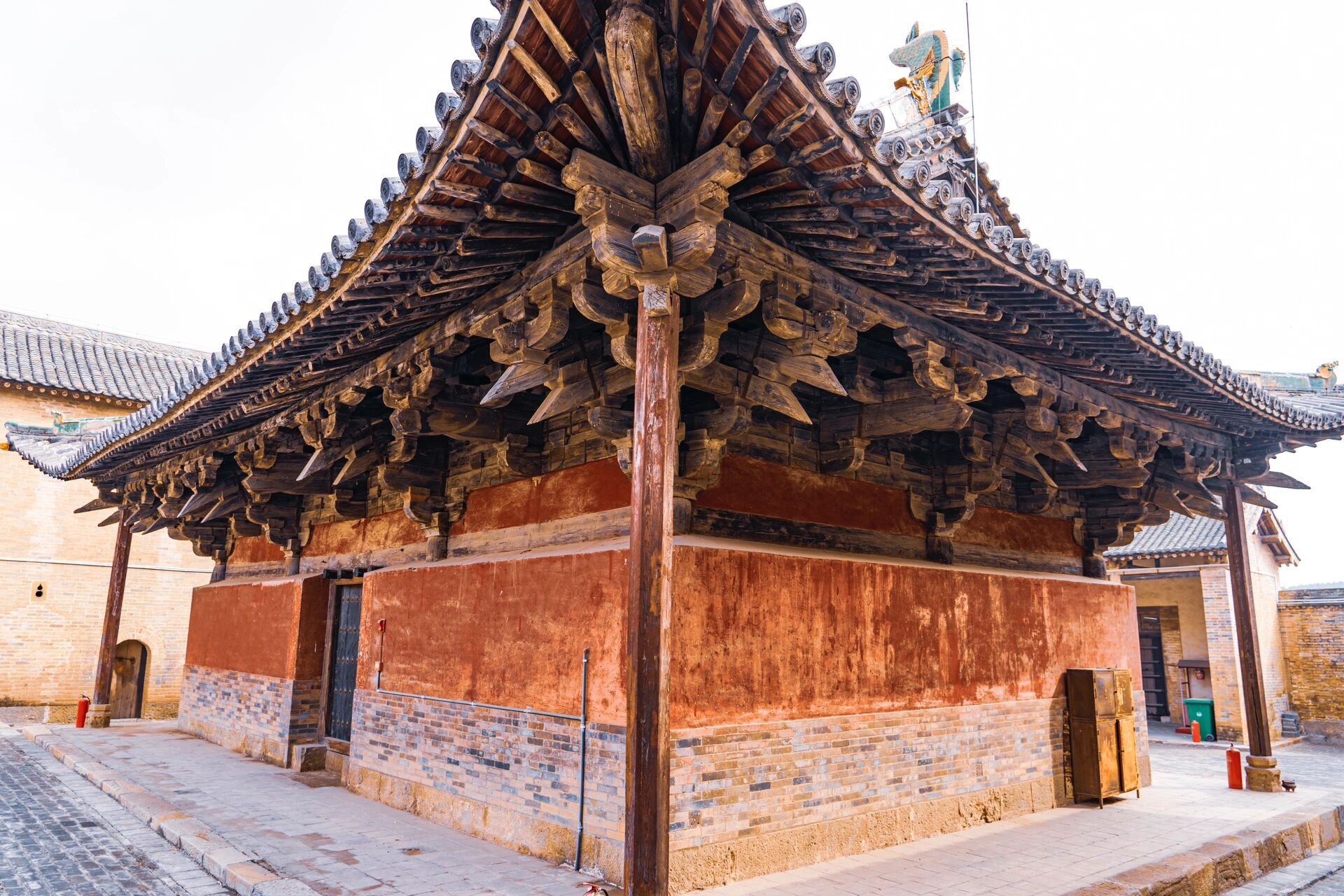 土木华章-高平崇明寺 崇明寺位于高平市城东南15公里郭家庄旁的山坳里