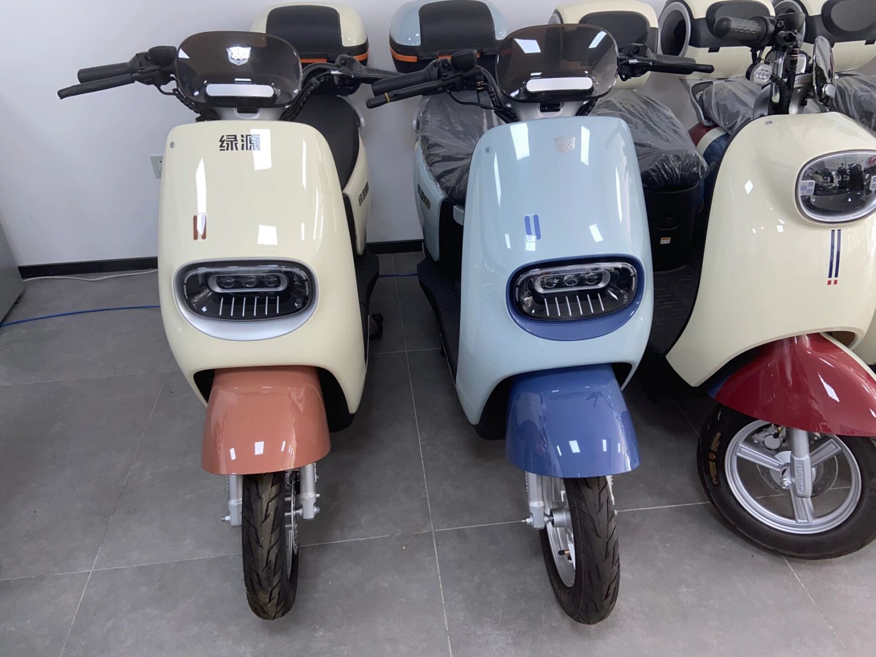 绿源液冷电动车 上绿牌 不需要驾驶证 新国标电动车 外观呆萌可爱