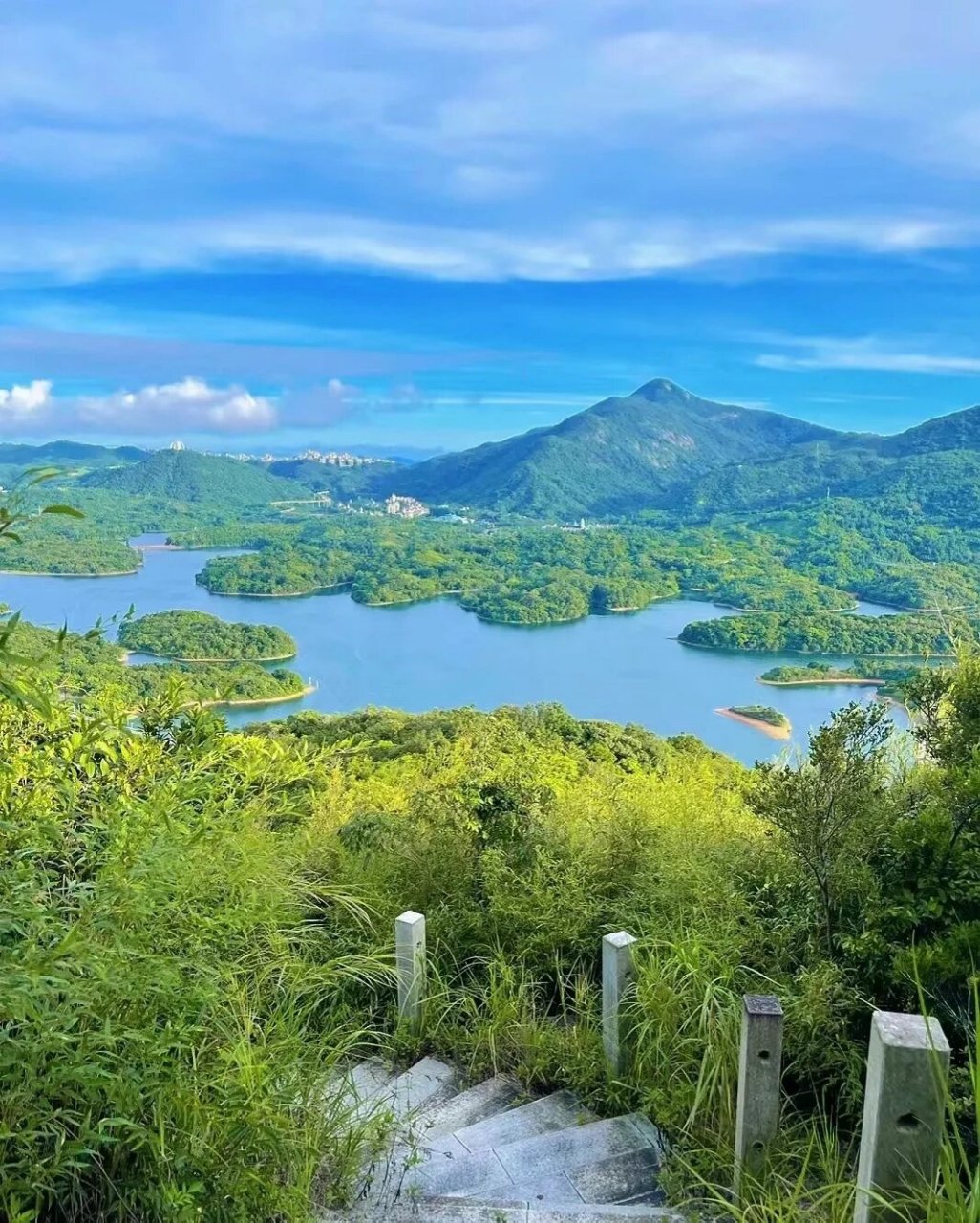"深圳打鼓嶂:山水之间的神秘仙境, 深圳打鼓嶂,位于深圳市龙岗区,是