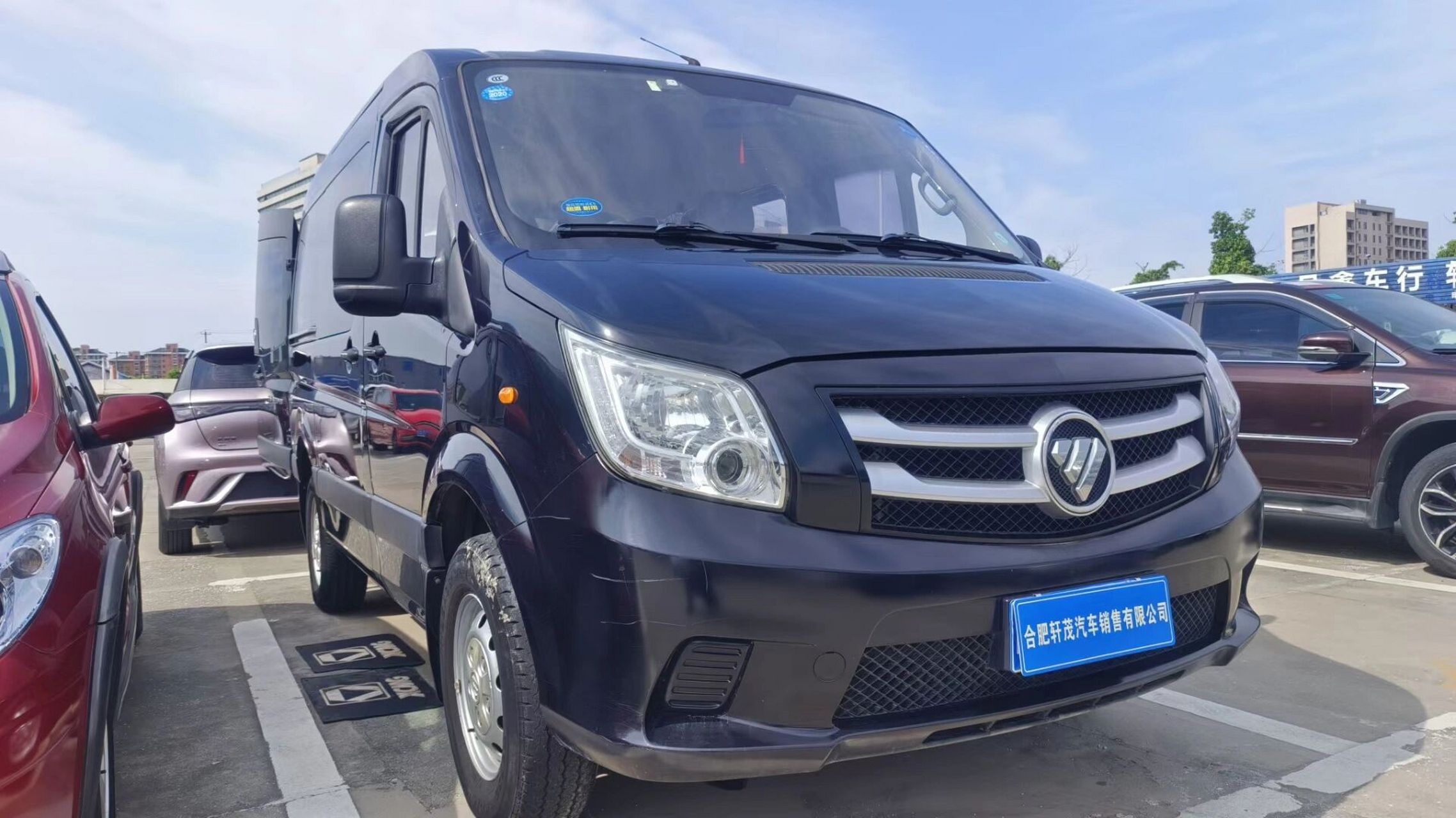 5t五座短轴平顶,实表4万公里,没拉过重活,私家车用,加装导航倒车影像