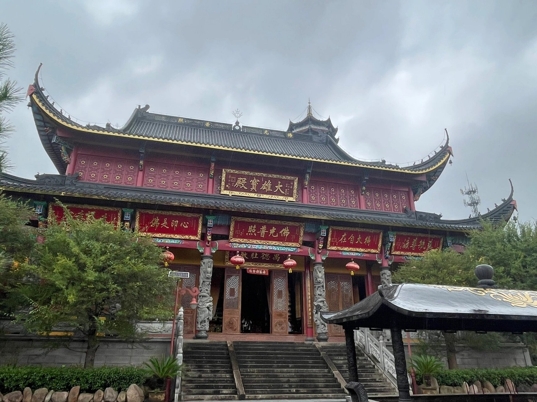 九华山脚下的观音寺 寻找天台下院路上有缘遇到一座非常精美的观音寺