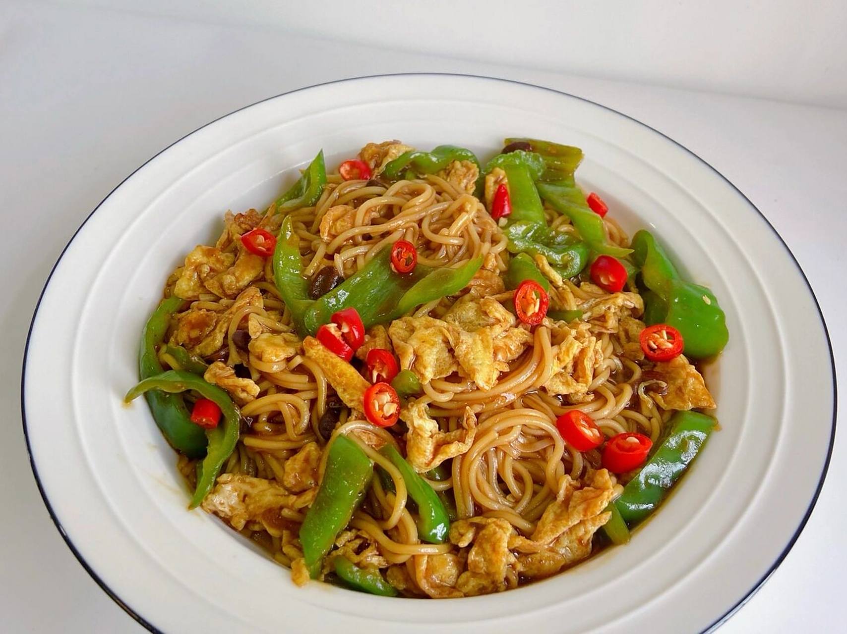 美食教程| 好吃酱香浓郁的青椒鸡蛋酱拌面91 准备食材787878