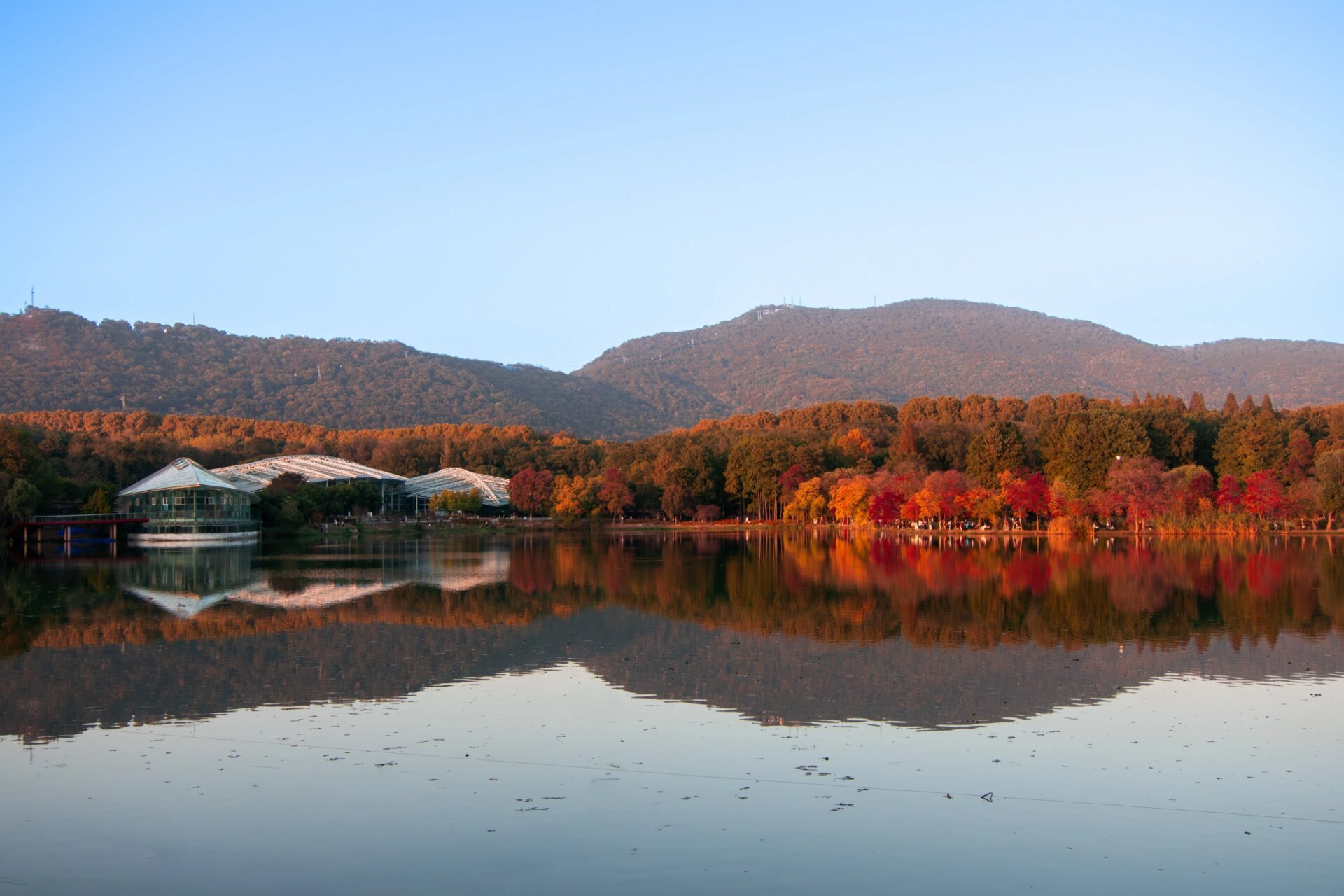 南京的秋天!前湖公园!   定位明城墙缺口处!