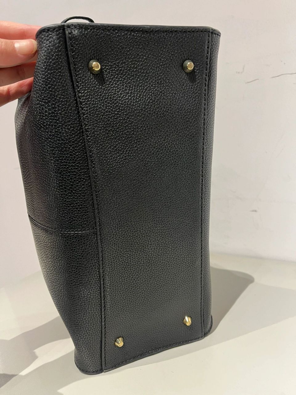 美国纽约dkny全皮包包特价一折399     奥特莱斯折扣店 美国纽约dkny