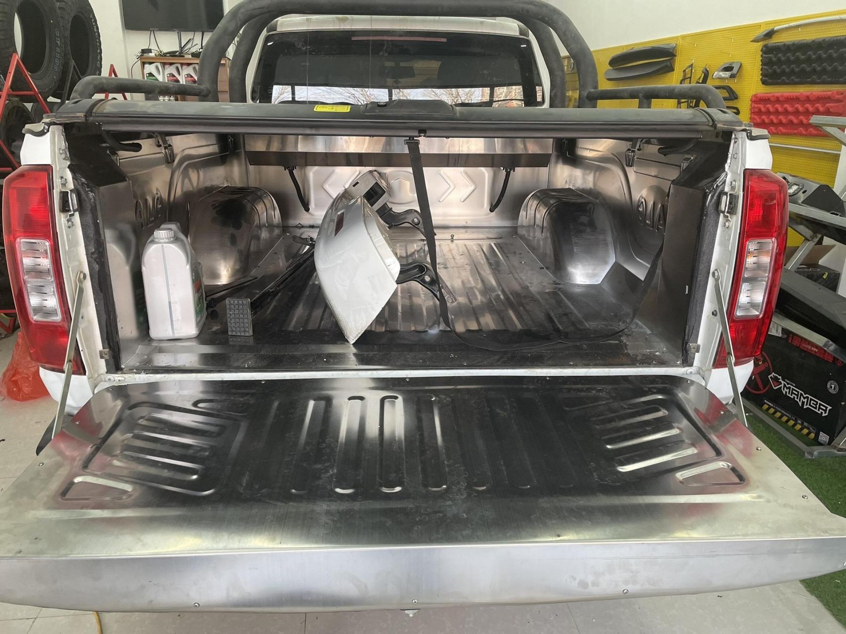 皮卡不锈钢货箱宝.