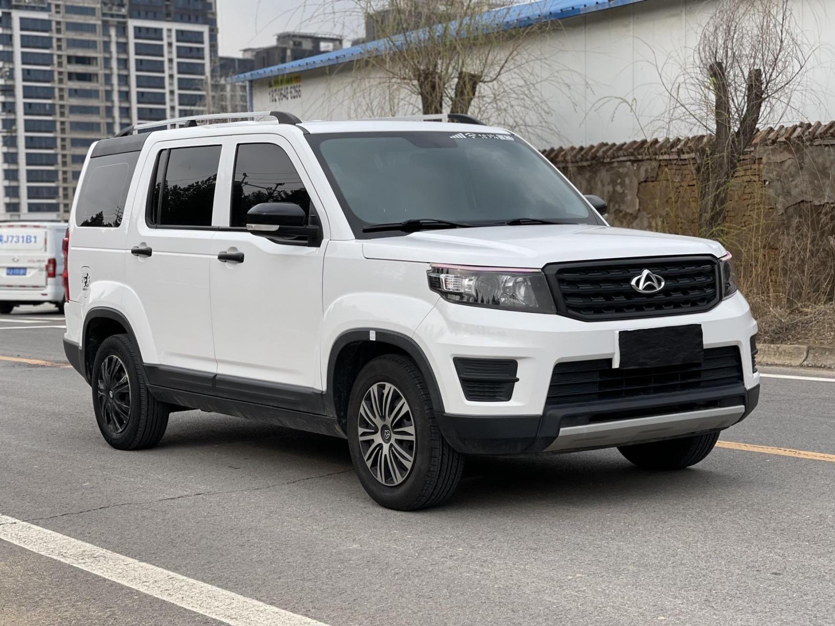 新到19年长安欧尚x70a 全车原版原漆 个人一手 5万多公里路 1.