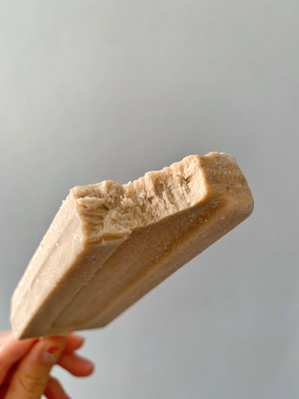 测评调味料麻酱味雪糕 小时候印象中吃过麻酱味雪糕 一包里面四个的