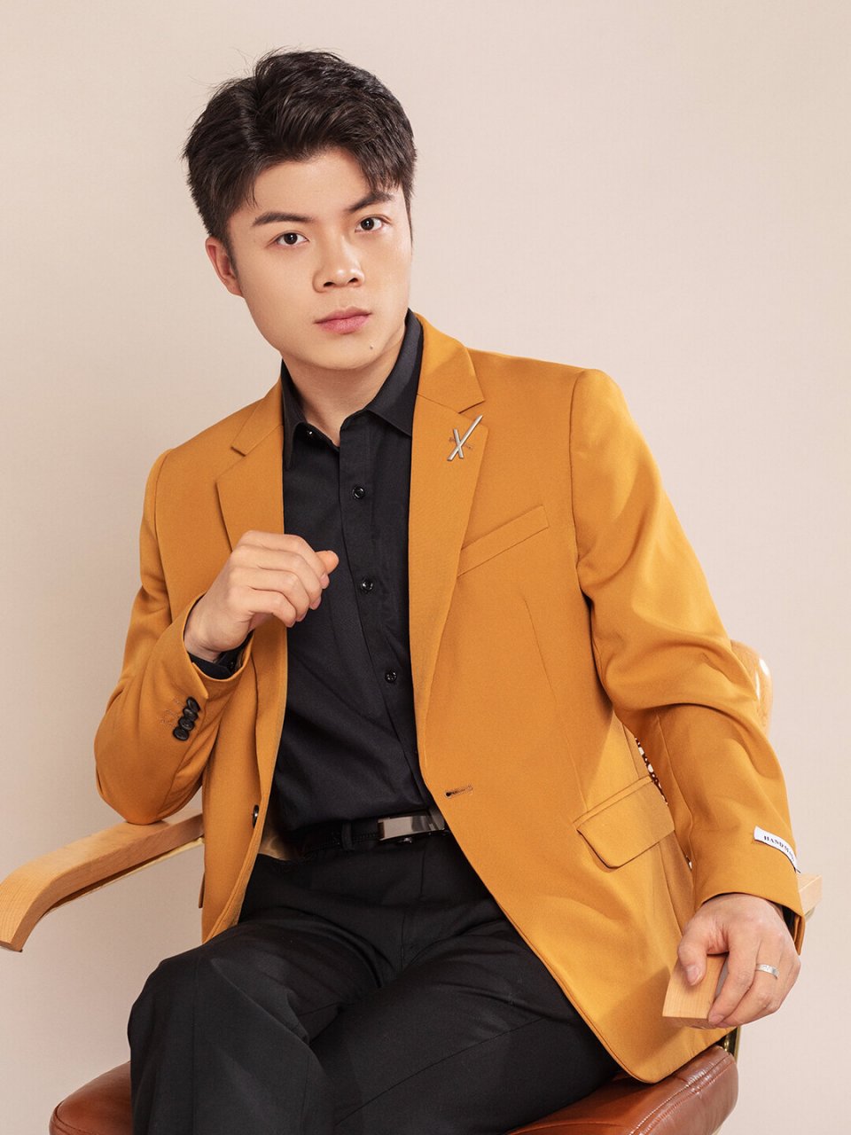 的形象照 是开启你职业生涯的重要封面 塑造干练成熟 白领精英风范