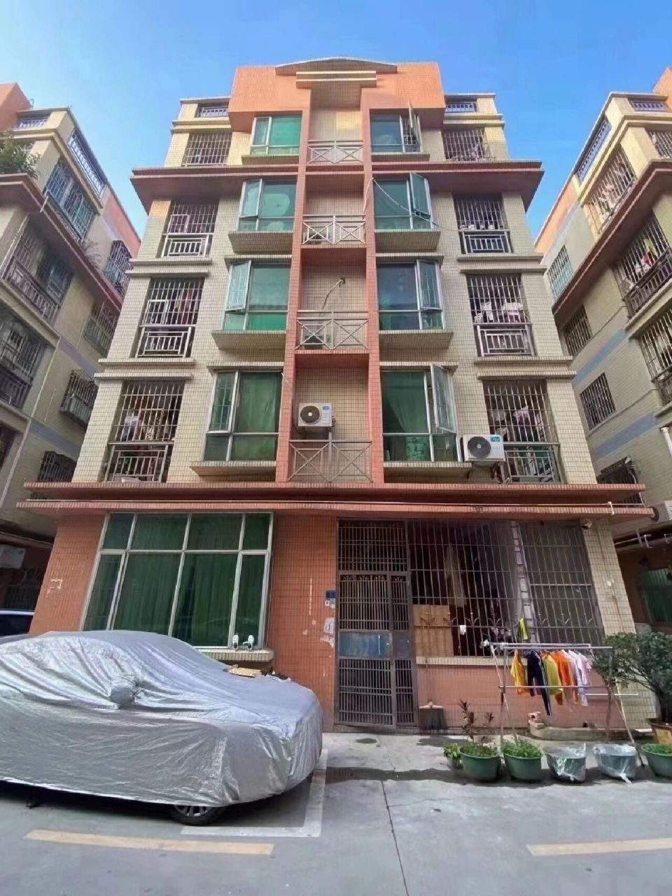 沙井民房别墅 大王山整栋出售: 位置优越 楼房新五层,占地面积144平