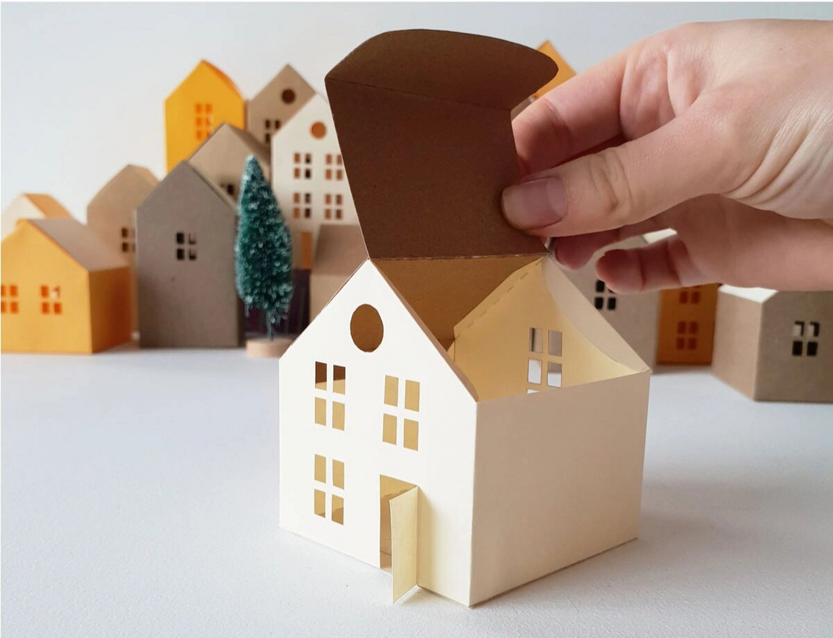 波手工立体房子,也是可以作为日历倒数 这次用不同颜色的卡纸进行制作