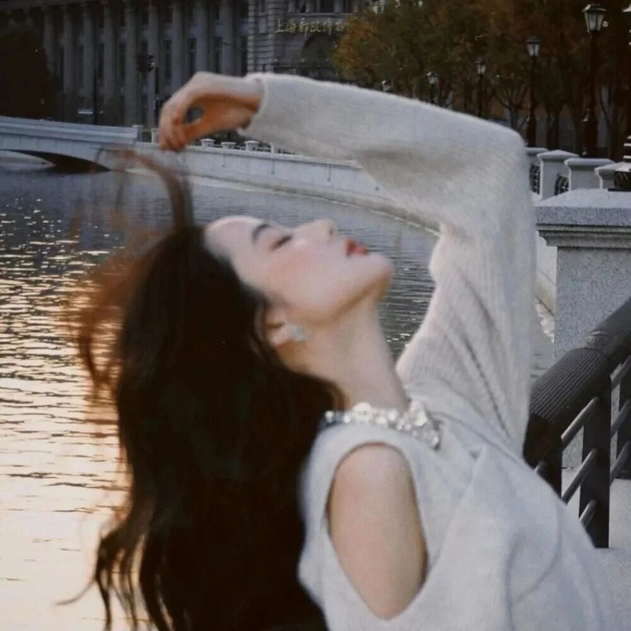 精选微信头像 既然决定分手就不要频繁回头7815