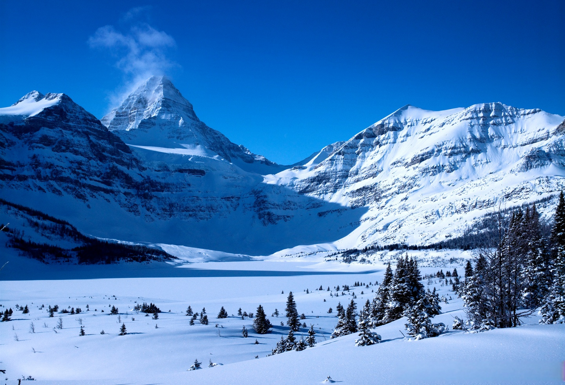 山地旅游# 落基山脉巍峨壮阔,绵延起伏,自北向南纵贯北美大陆,被澄