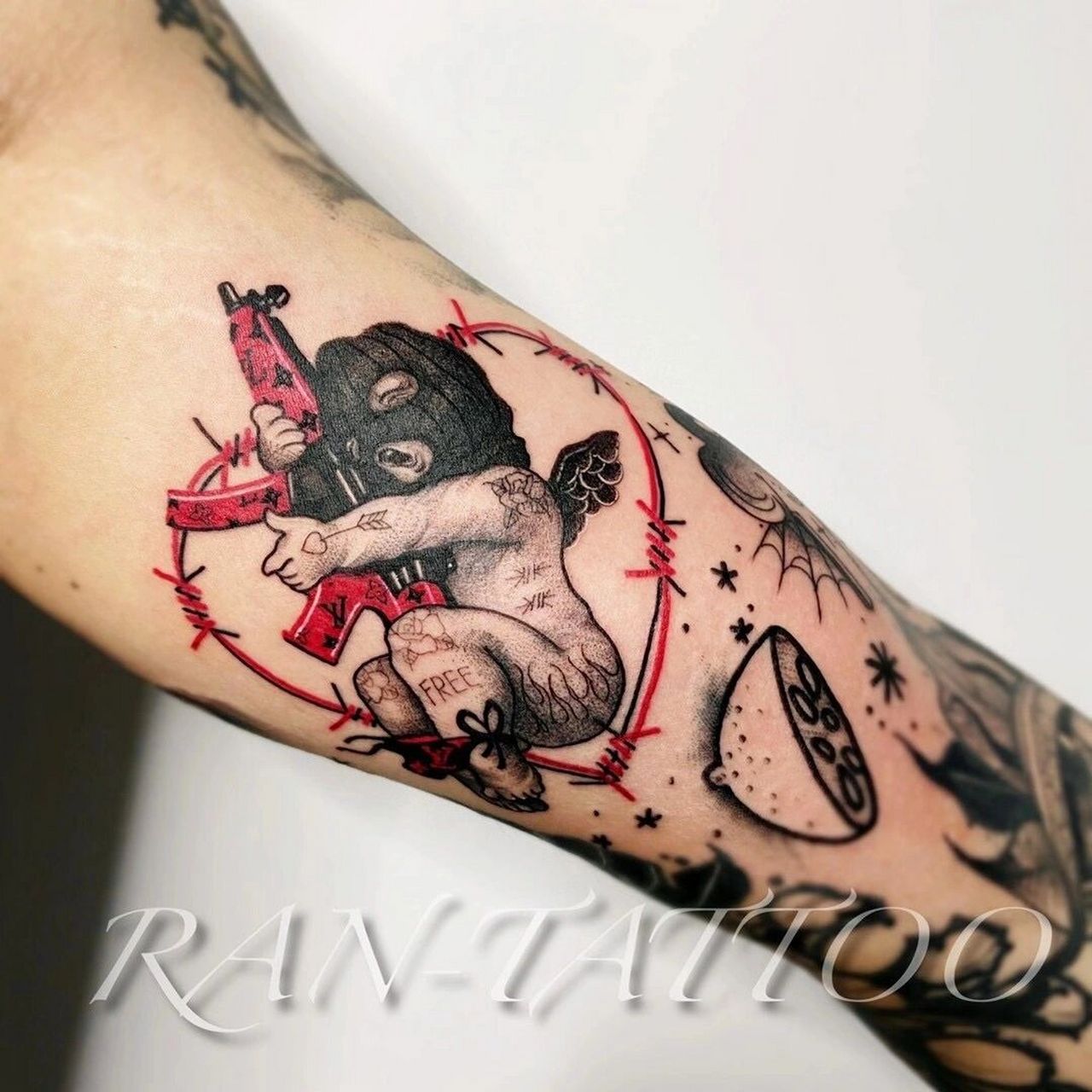 圣彼得堡纹身/匪帮小天使纹身/俄罗斯纹身 扎个暗黑匪帮小天使,这种骚