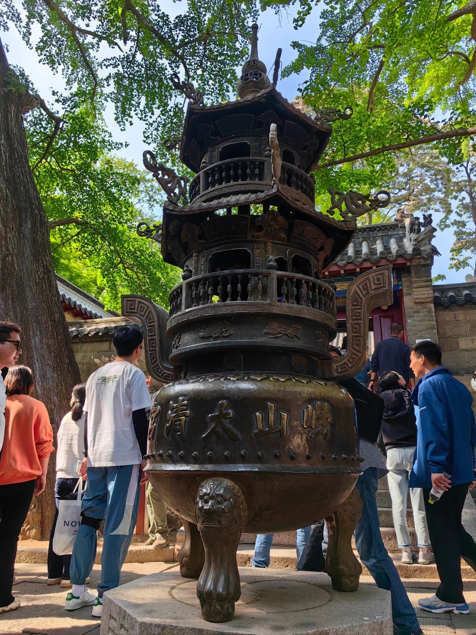 游崂山太清宫 了解道教文化圣地 崂山太清宫,又称下清宫,是进入崂山太