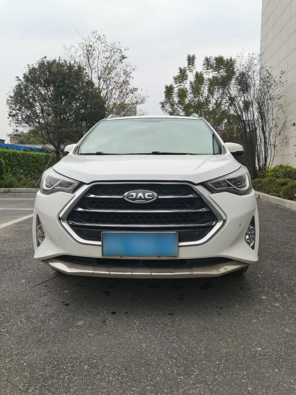 新到17款江淮瑞风s3小型suv,最美的白外黑内,自动挡,1.
