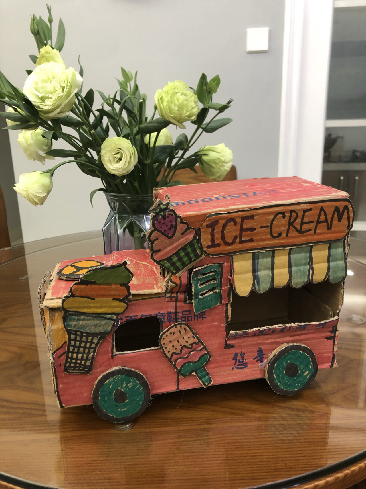 用废弃纸盒做一个喜欢的交通工具,手工小汽车,手工小卡车,手工公交车