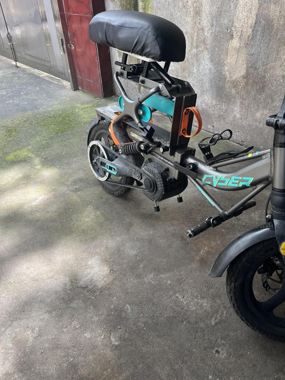 电动车蜂鸟赛博 ,六七十块钱的电机支架智商税,六七块钱就搞定