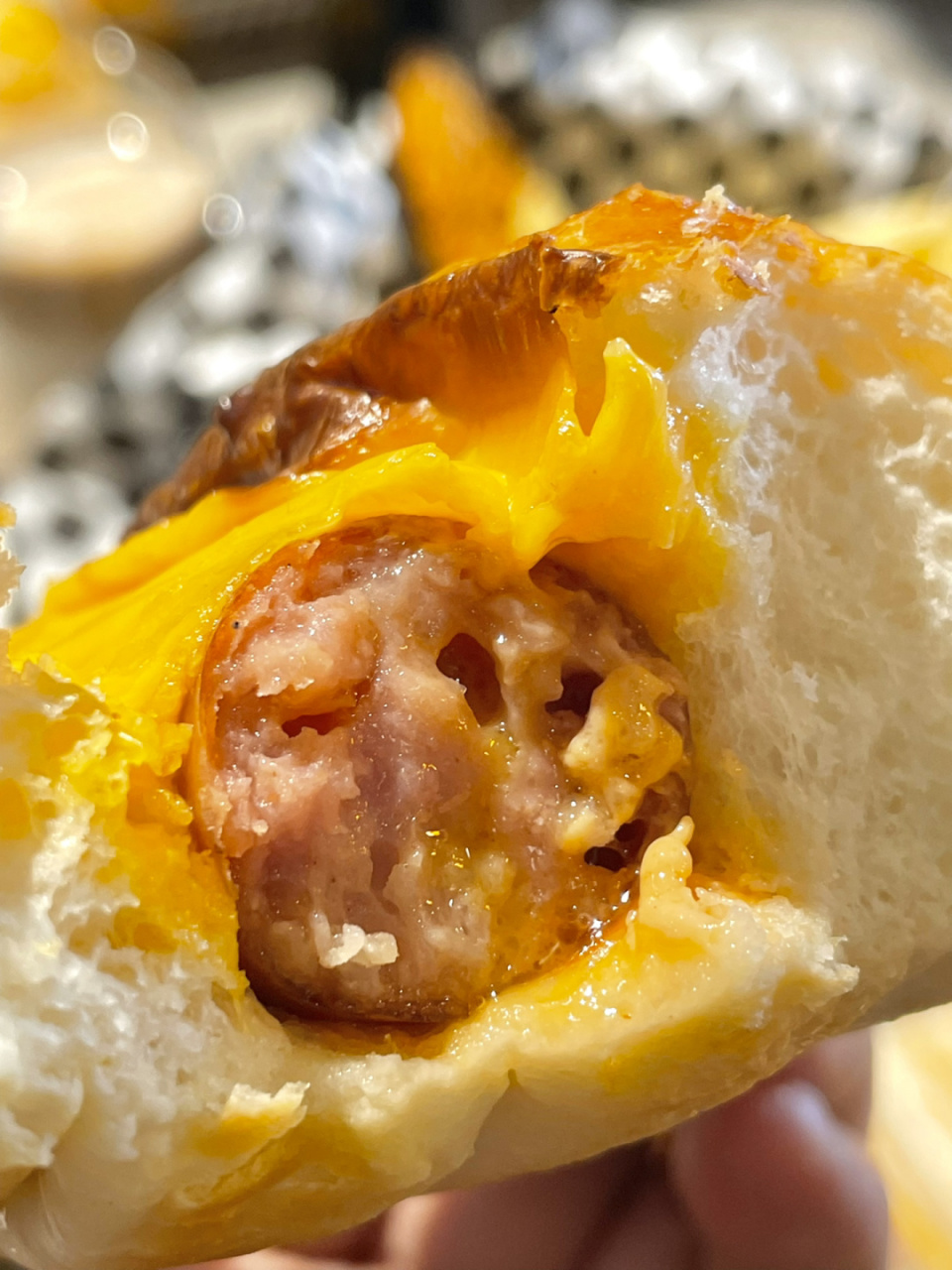 一家外卖被点爆了的卖热狗的咖啡店 l来青岛一定不要错过的街头巨型