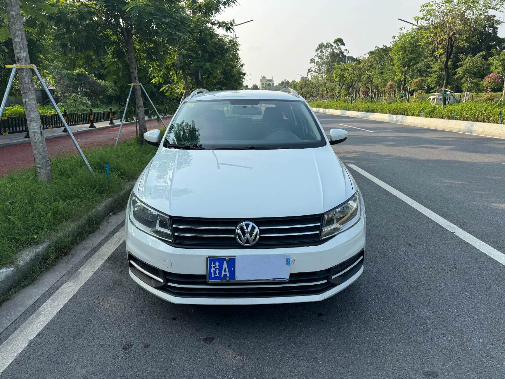 家用车新款大众桑塔纳,自动挡 17年6月上牌大众桑塔纳.浩纳1.