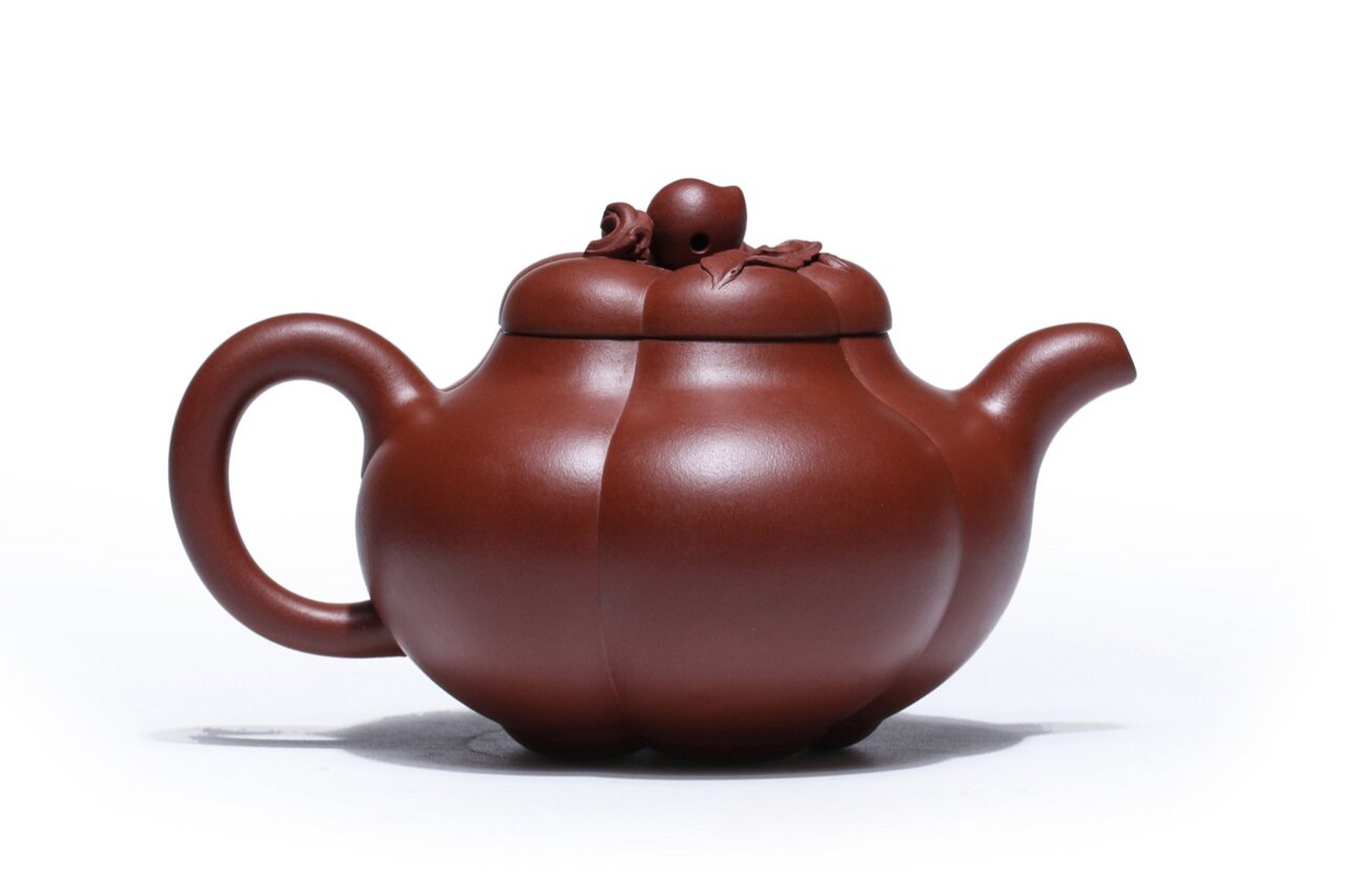 上合桃|独具匠心紫砂壶分享(12/50) 黄茜《上合桃》 	 壶身以硕大丰满