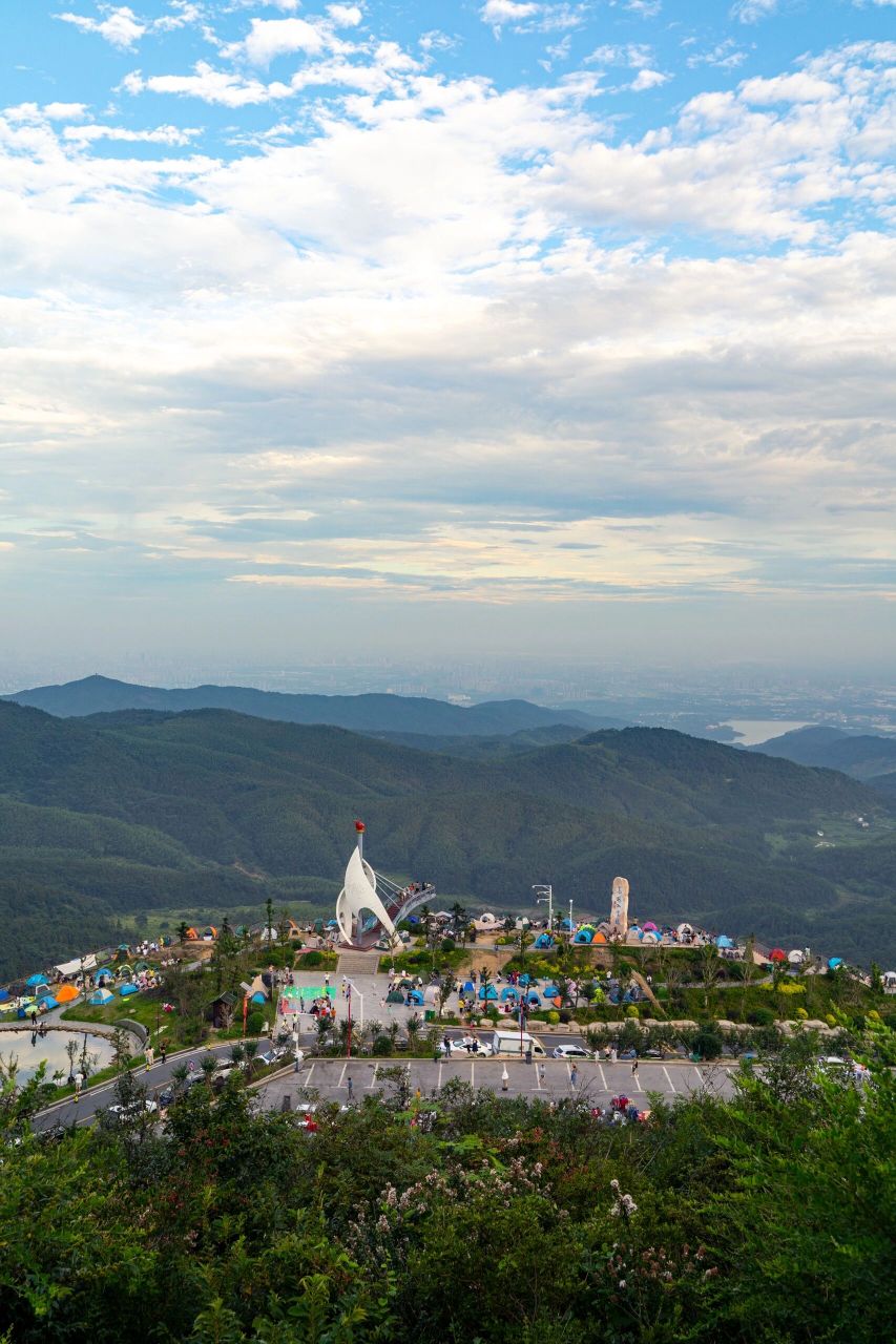 梅岭罗汉峰观景台图片