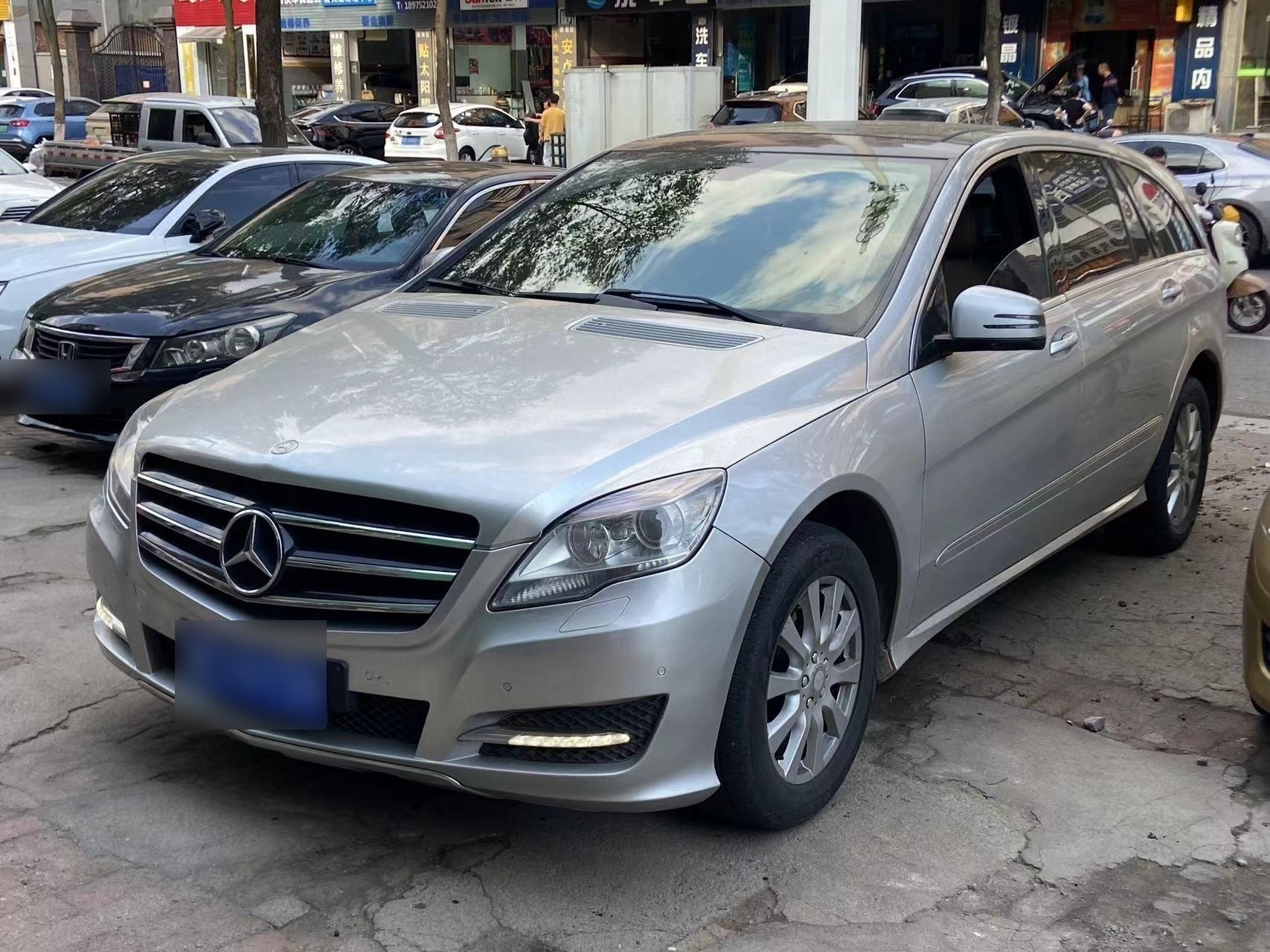 奔驰r300l,3.0v6六座豪华版!