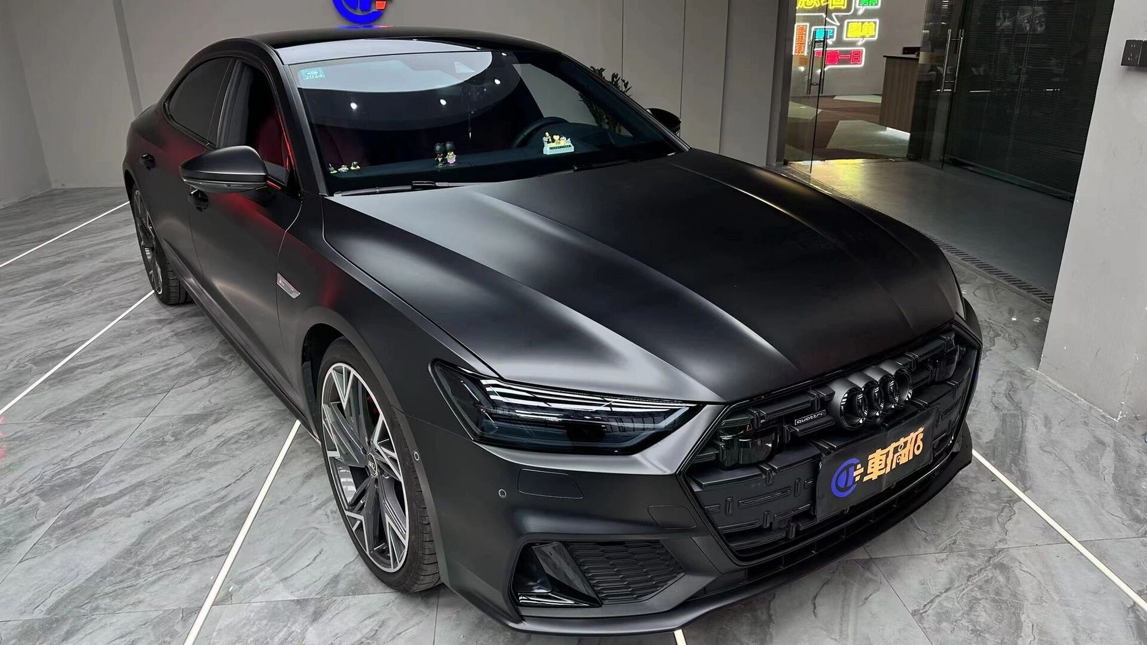 这款磨砂质感的隐形车衣你喜欢吗? 感谢美女小姐姐的第二次信任!