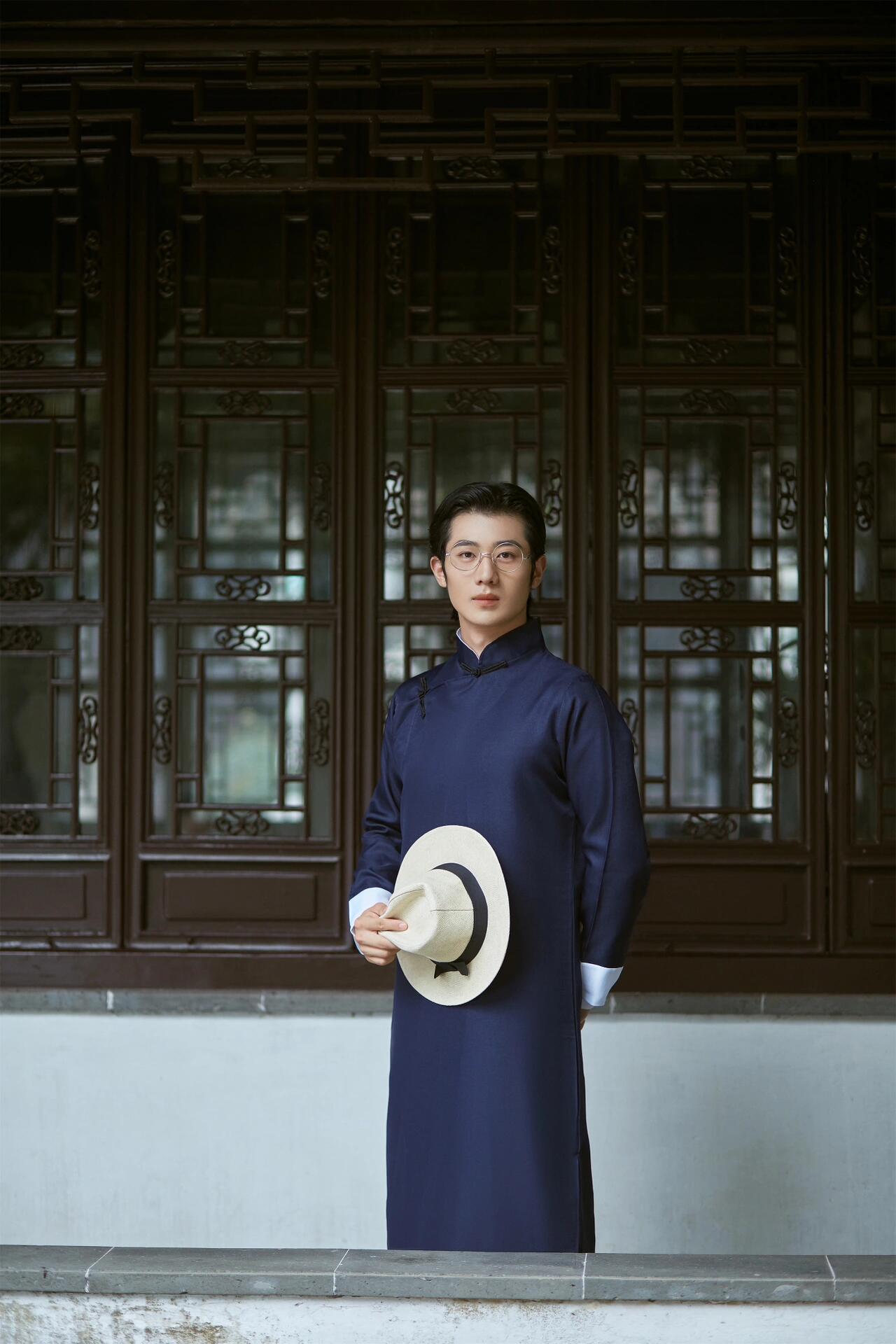 旧时光的魅力/民国风男生写真/长衫的魅力～ 苏州园林写真/ 民国风