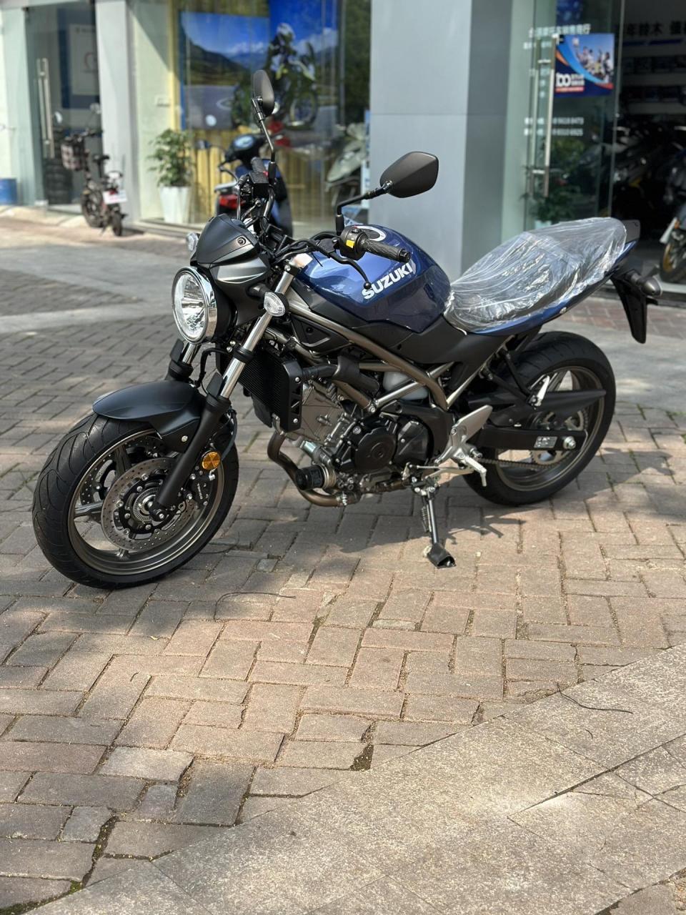 全新大贸铃木sv650指导价85800现在明盘65000一口价不包邮,赔钱卖喜欢