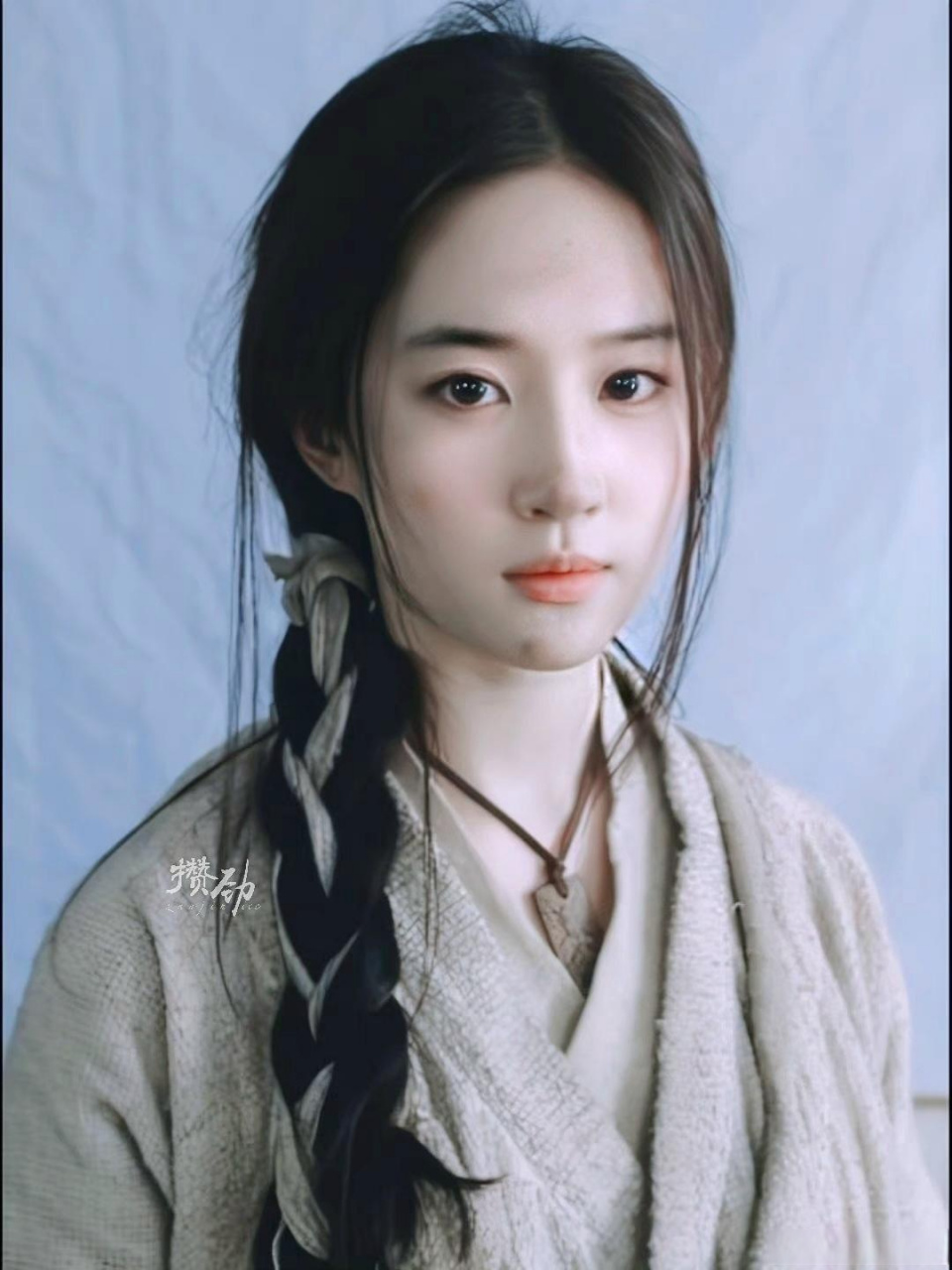 刘亦菲新剧路透,披麻袋都掩盖不住她的美貌