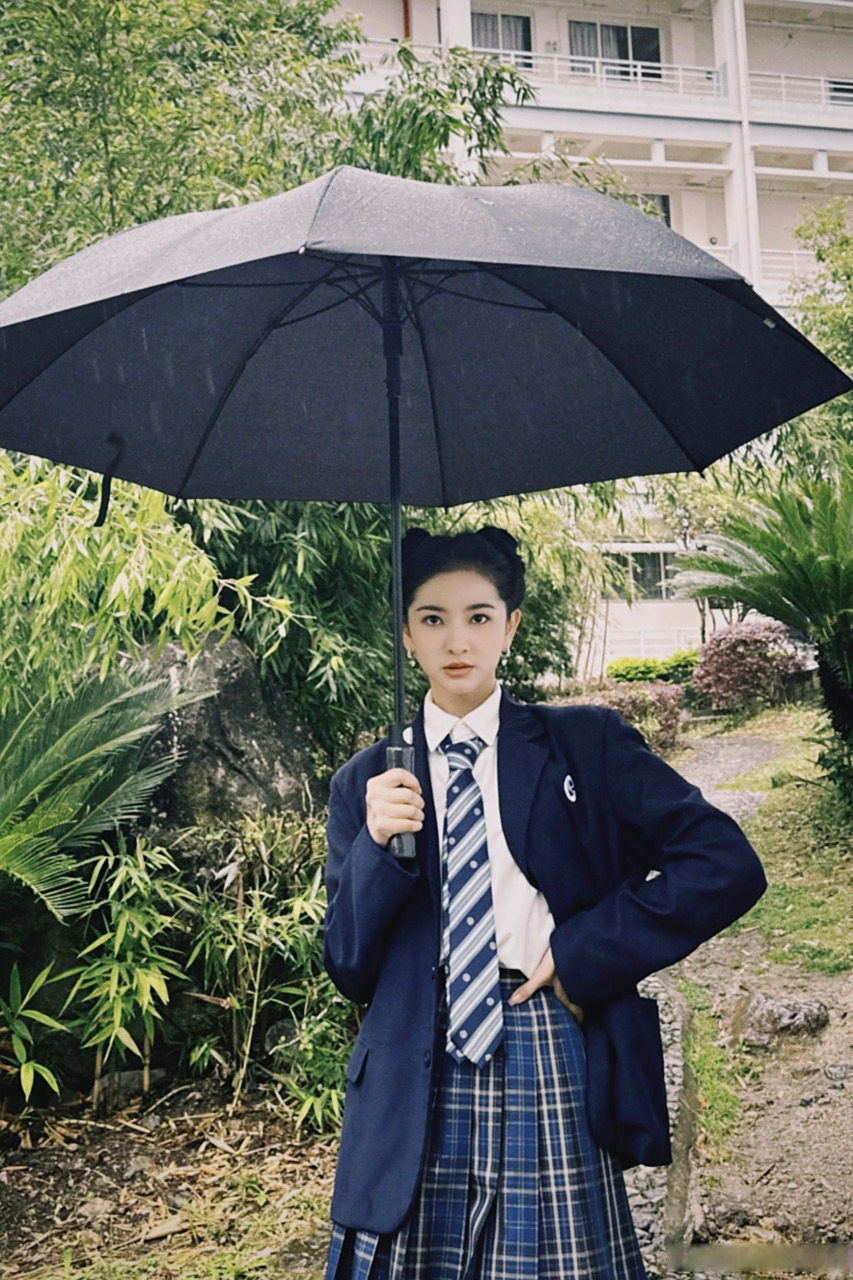 感觉一下回到了18岁[挤眼] #今天可爱吉了##张雪菡