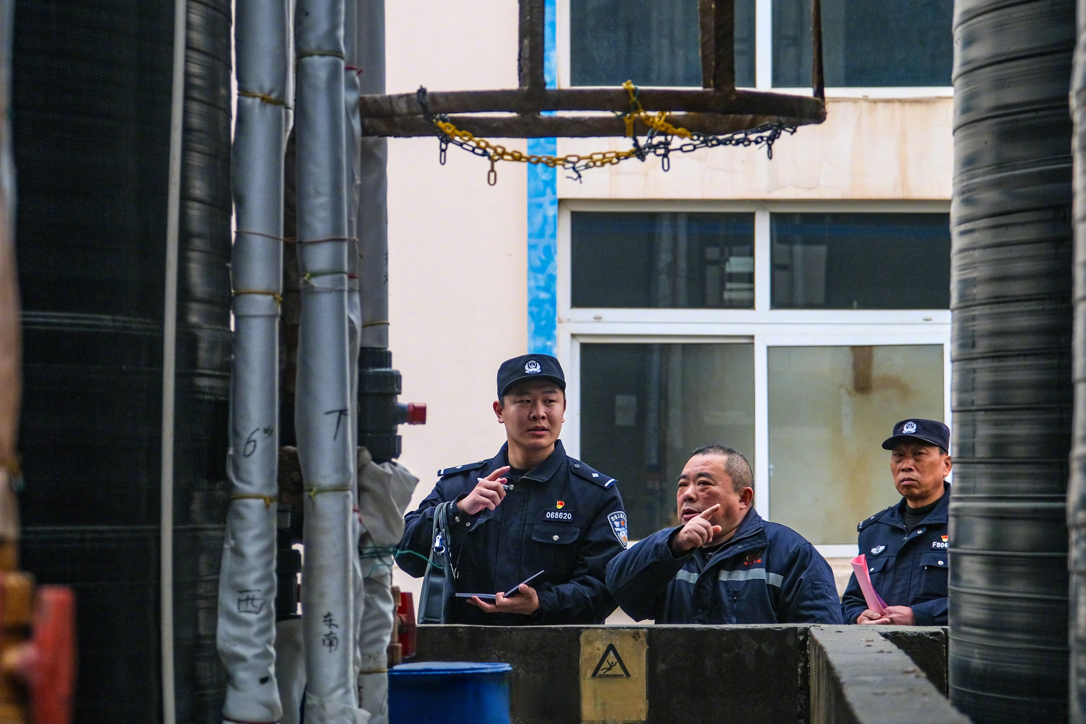 南通市海门区公安局正余派出所组织民警前往江苏省雄风科技有限公司