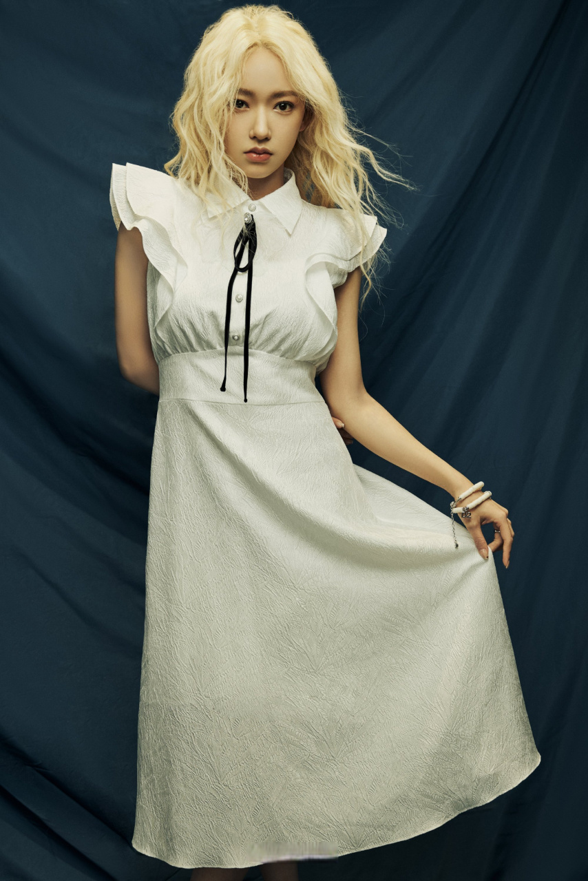 程潇金发复古大片