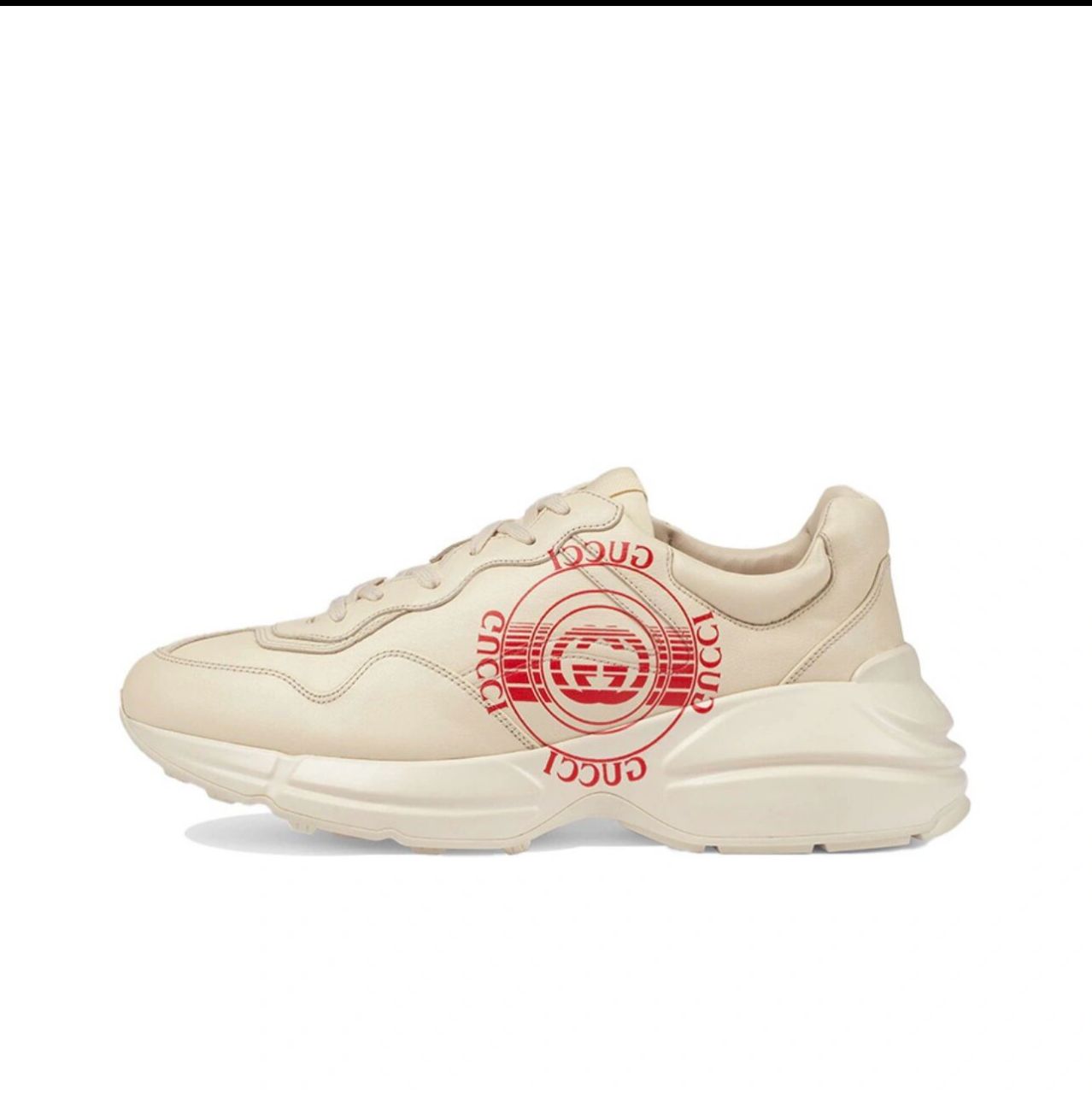 这款老爹鞋真的超级经典,侧边搭配经典红色gucci标,穿上后还有增高