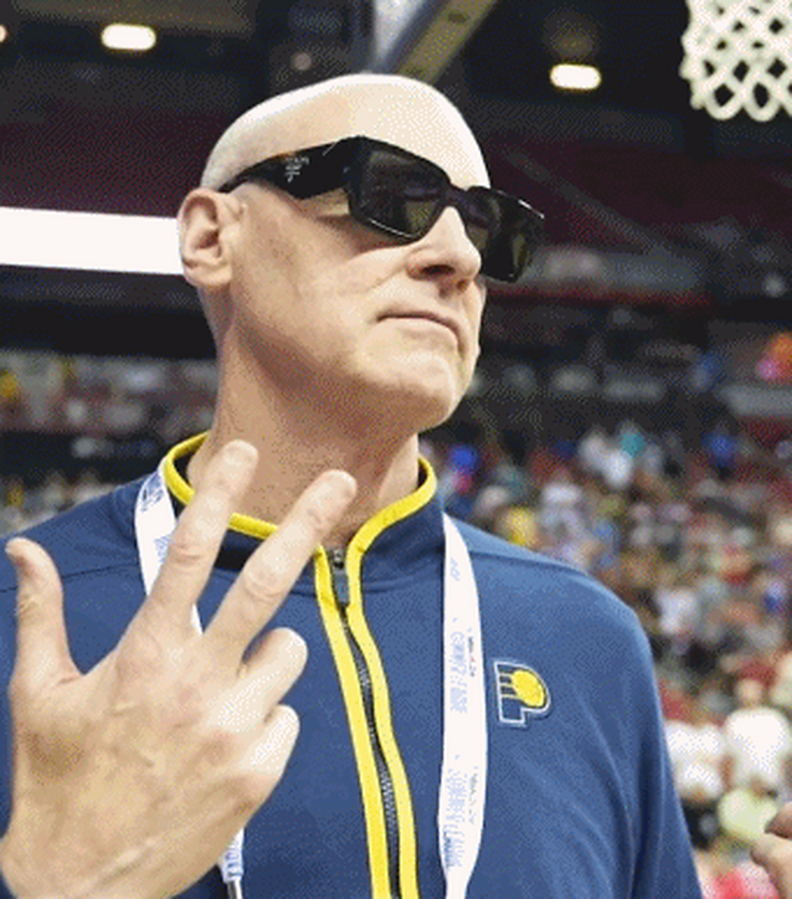 卡莱尔这神态,和金凯瑞有点难分彼此了.