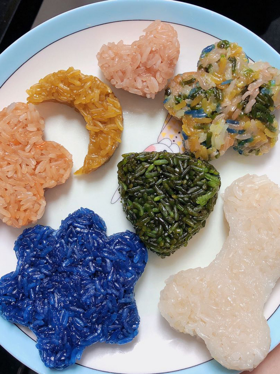 壮乡三月三五色糯米饭 受疫情影响,三月三唱山歌就没法进行了,但是