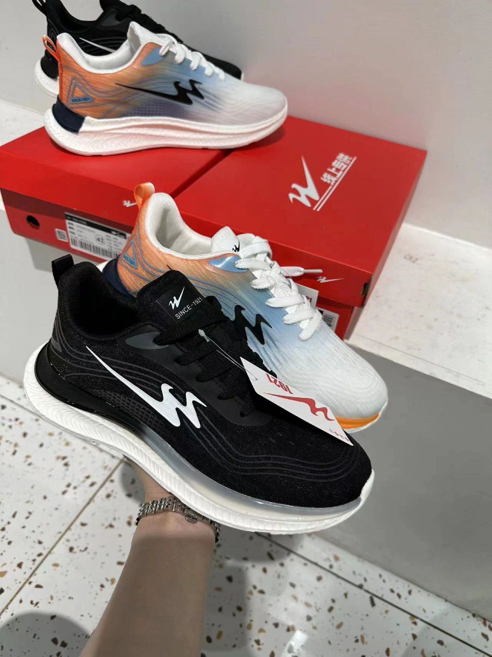 正品双星运动鞋,质量太赞了75 关键才99一双,超轻透气,非常耐穿99