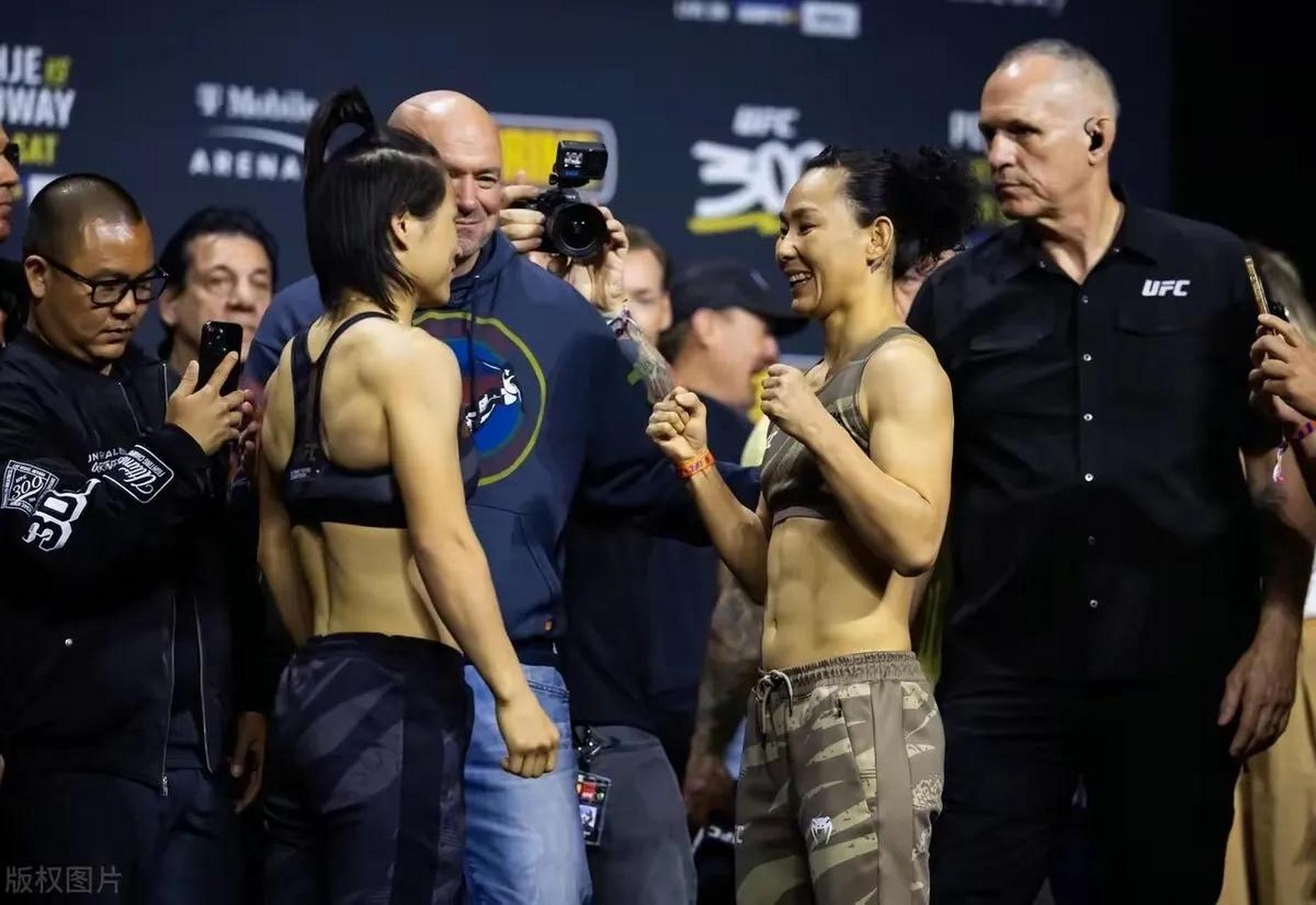 包含B体育:UFC终极格斗，铁笼之战谁能称霸？的词条