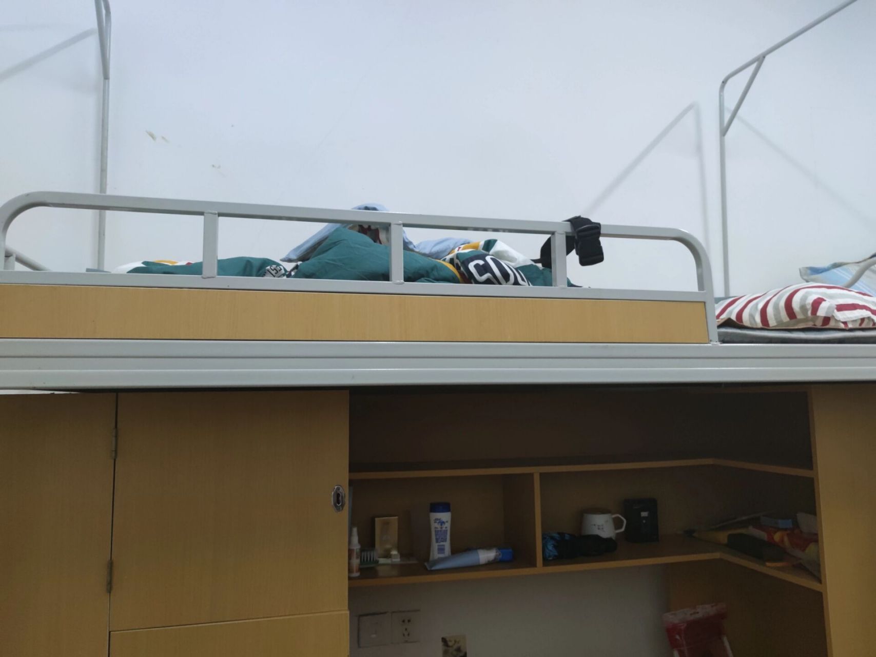 江财现经管宿舍环境 来自2021级学姐的分享 四人寝