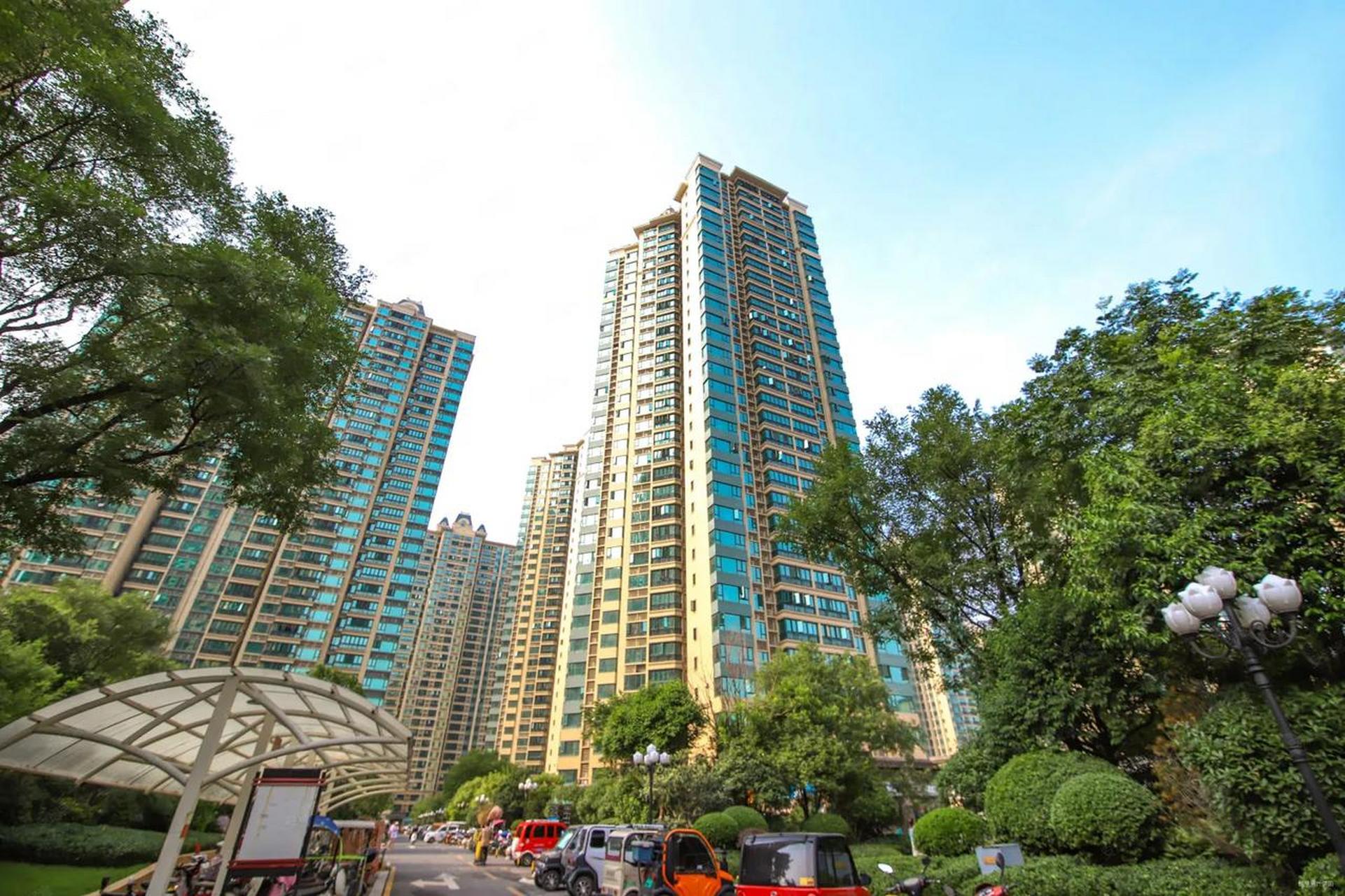 李国庆在最近的公开演讲中直言不讳,批评许家印贪婪扩张,盲目投资房