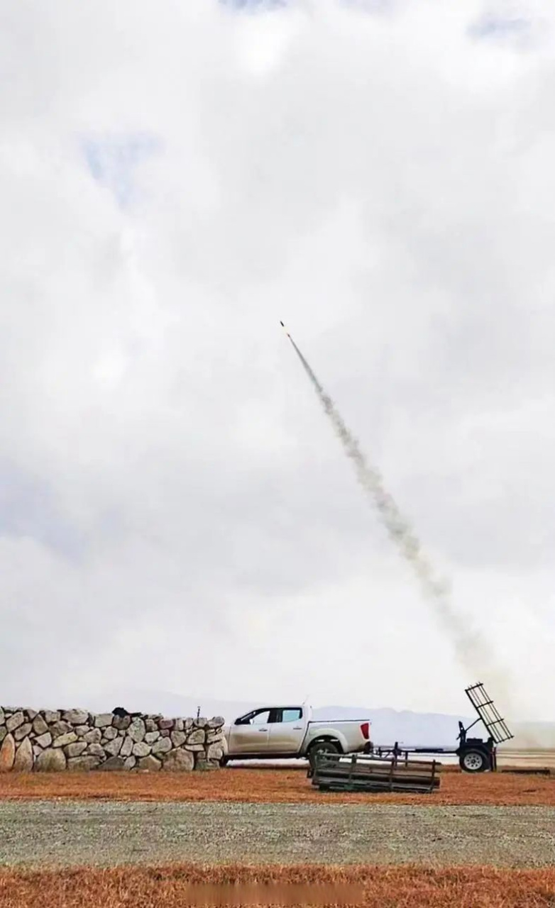 【自毁式增雨防雹火箭首次飞行试验取得圆满成功 】近日,由中国航天