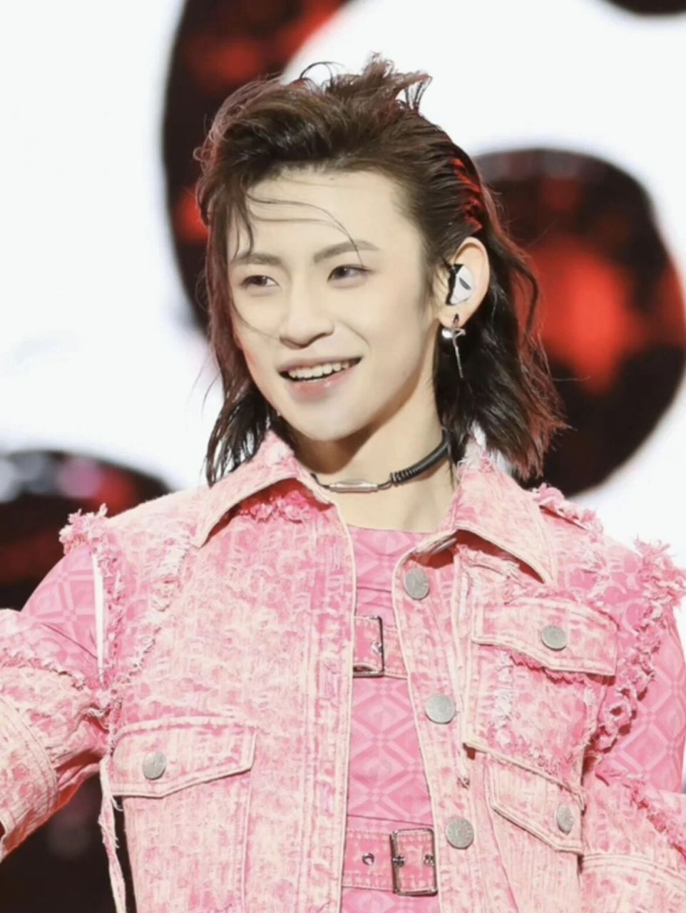 小鬼王琳凯 in copula9797 小鬼王琳凯佩戴copula 弹性线圈锁骨链