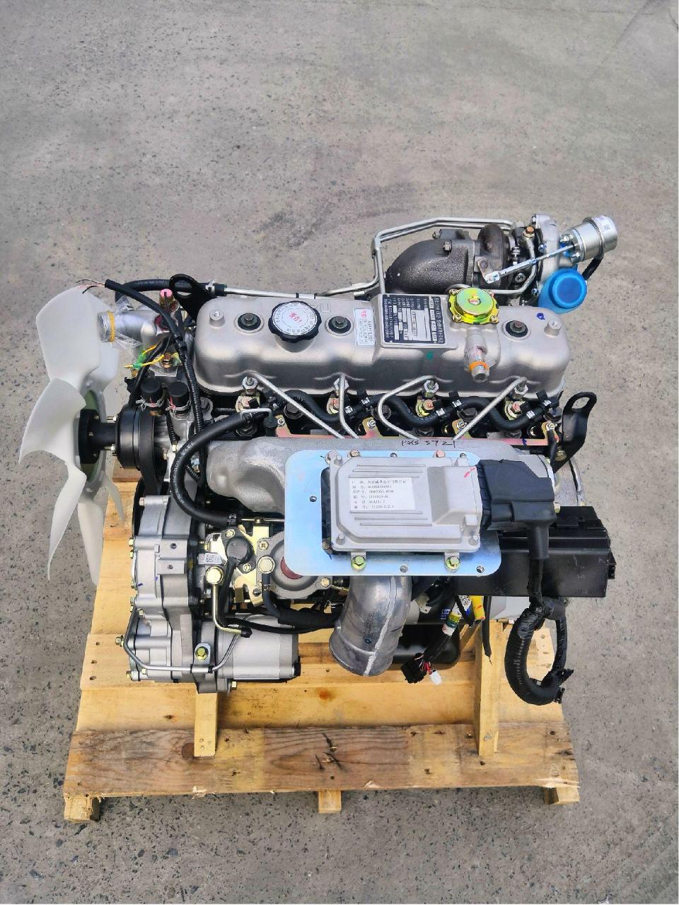 庆铃五十铃4jb1-tch发动机总成特价特价特价了,适合改装船机,非道路
