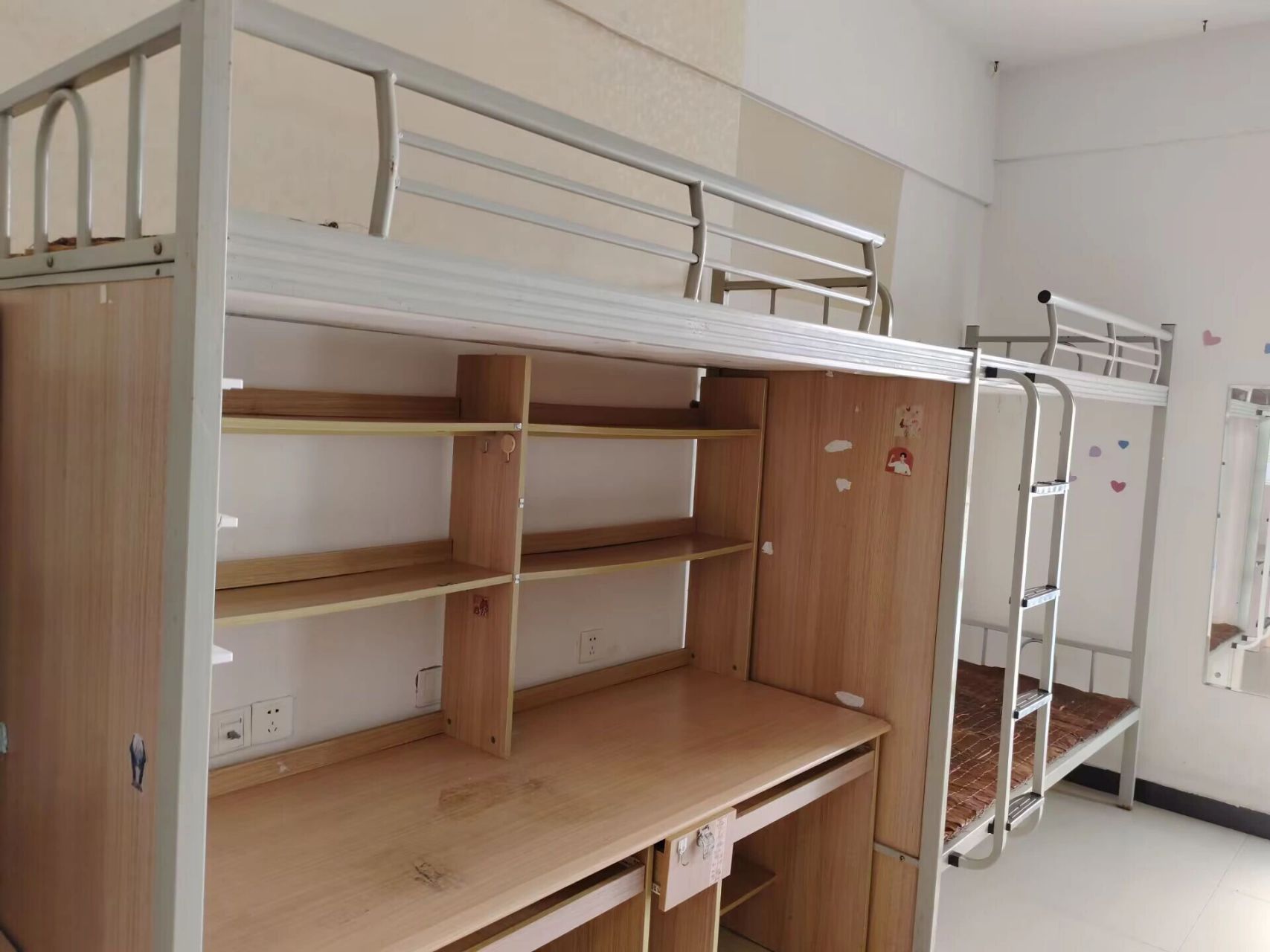 重庆第二师范学院  有新生宝宝还不了解宿舍的来啦,大家看看图片不懂