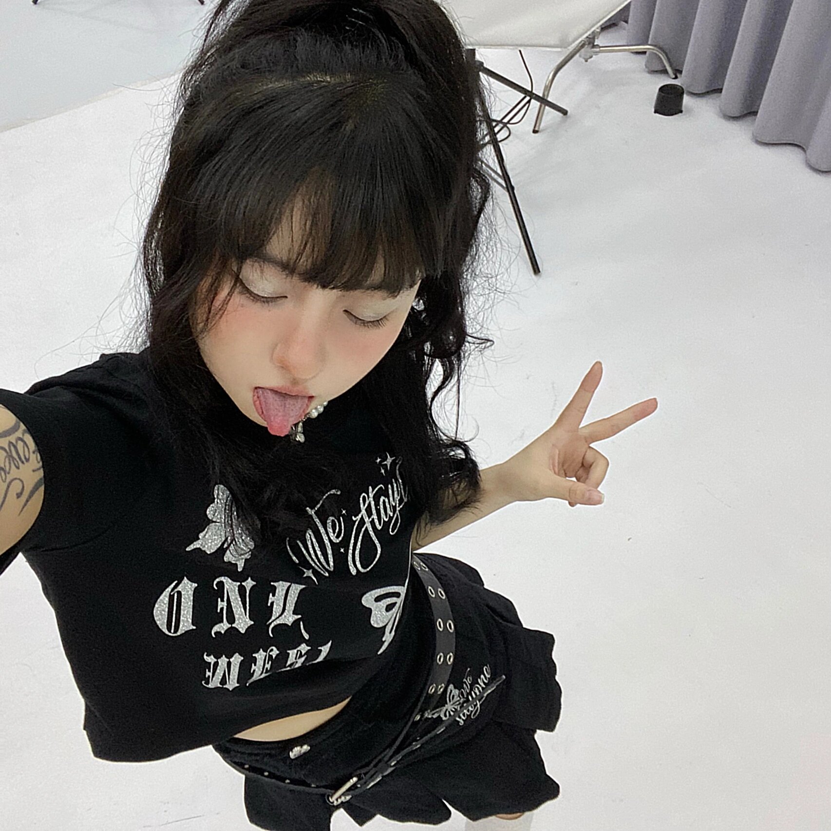 非主流女孩拍照姿势大赏  活到老亚到老