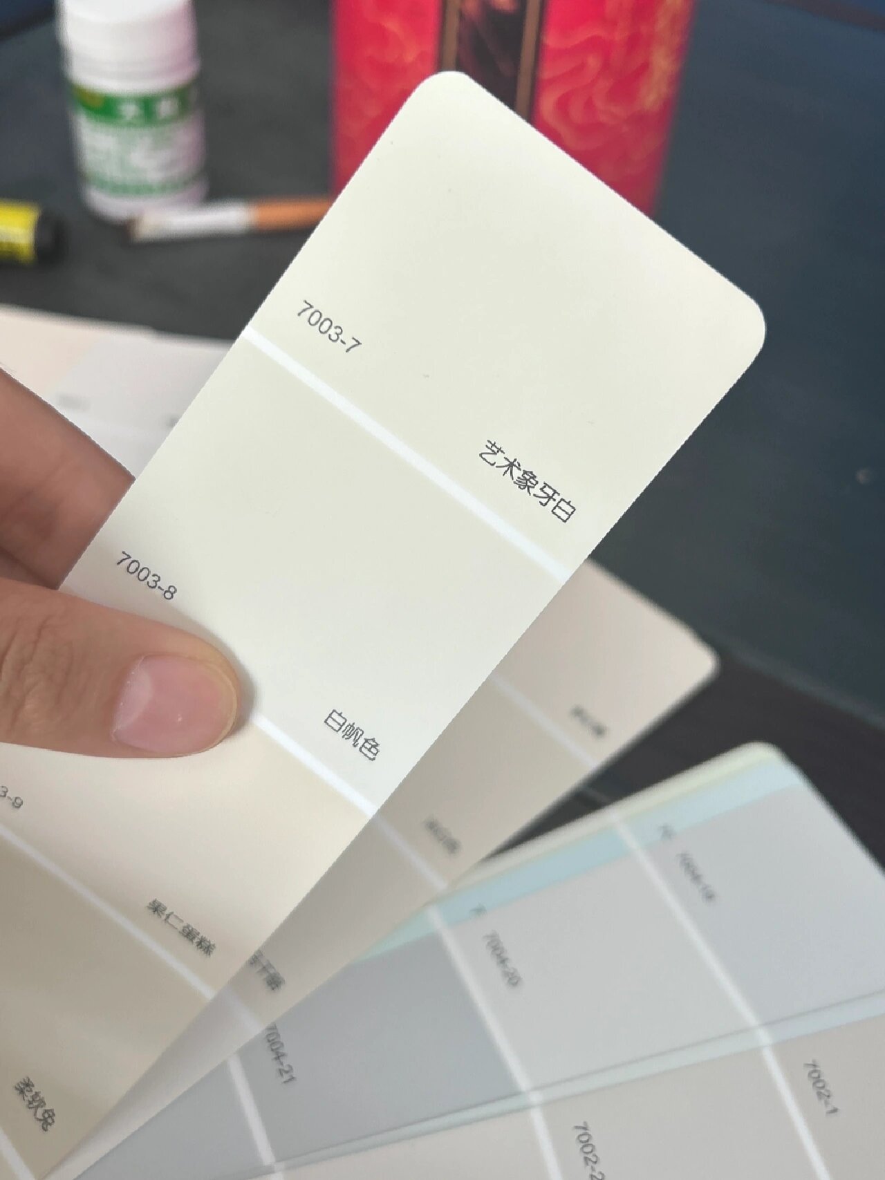 艺术象牙白乳胶漆 真的很喜欢这个颜色哈哈哈哈 暖白偏一点点黄色